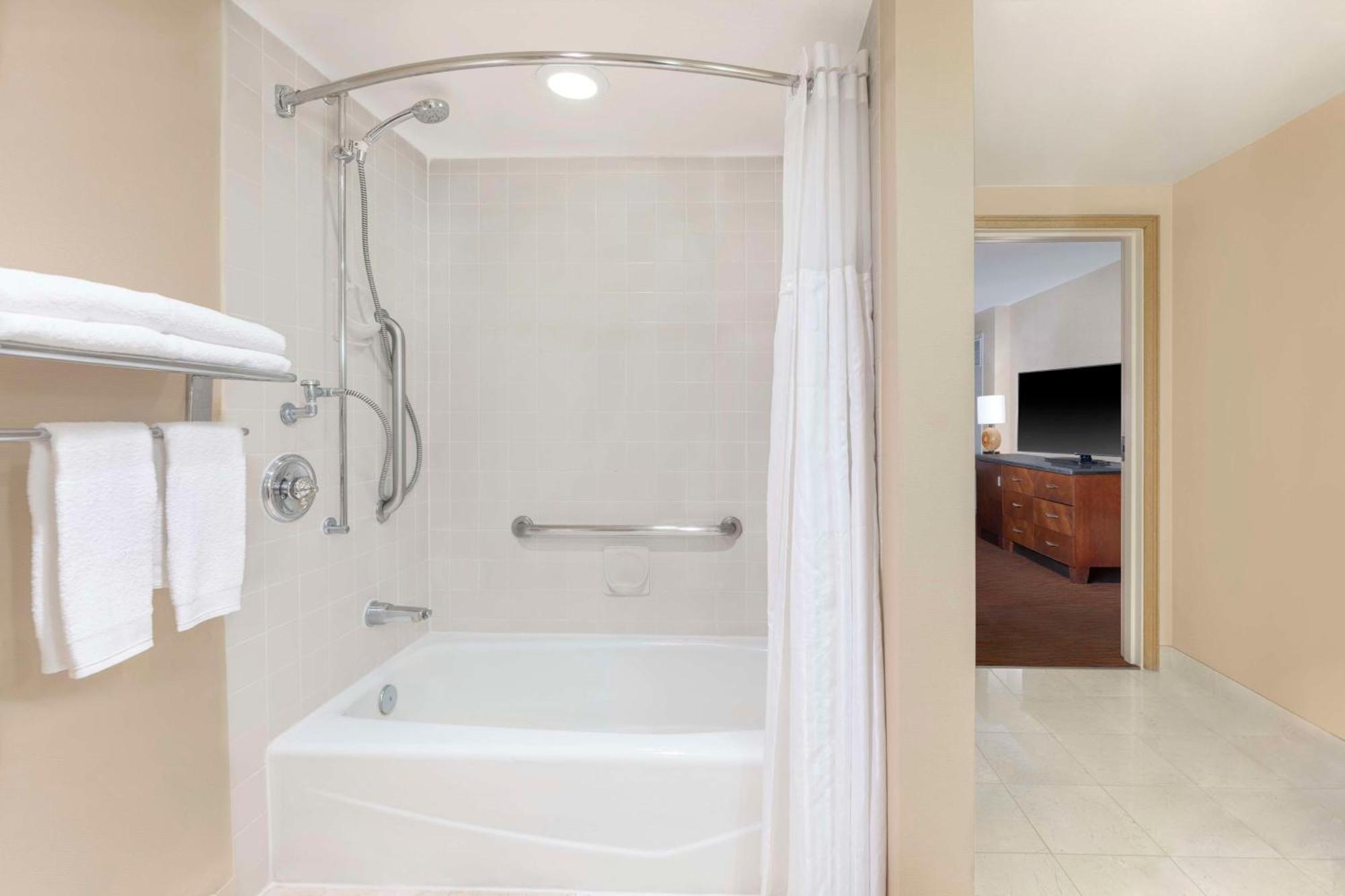 King Room with Tub - Mobility and Hearing Access