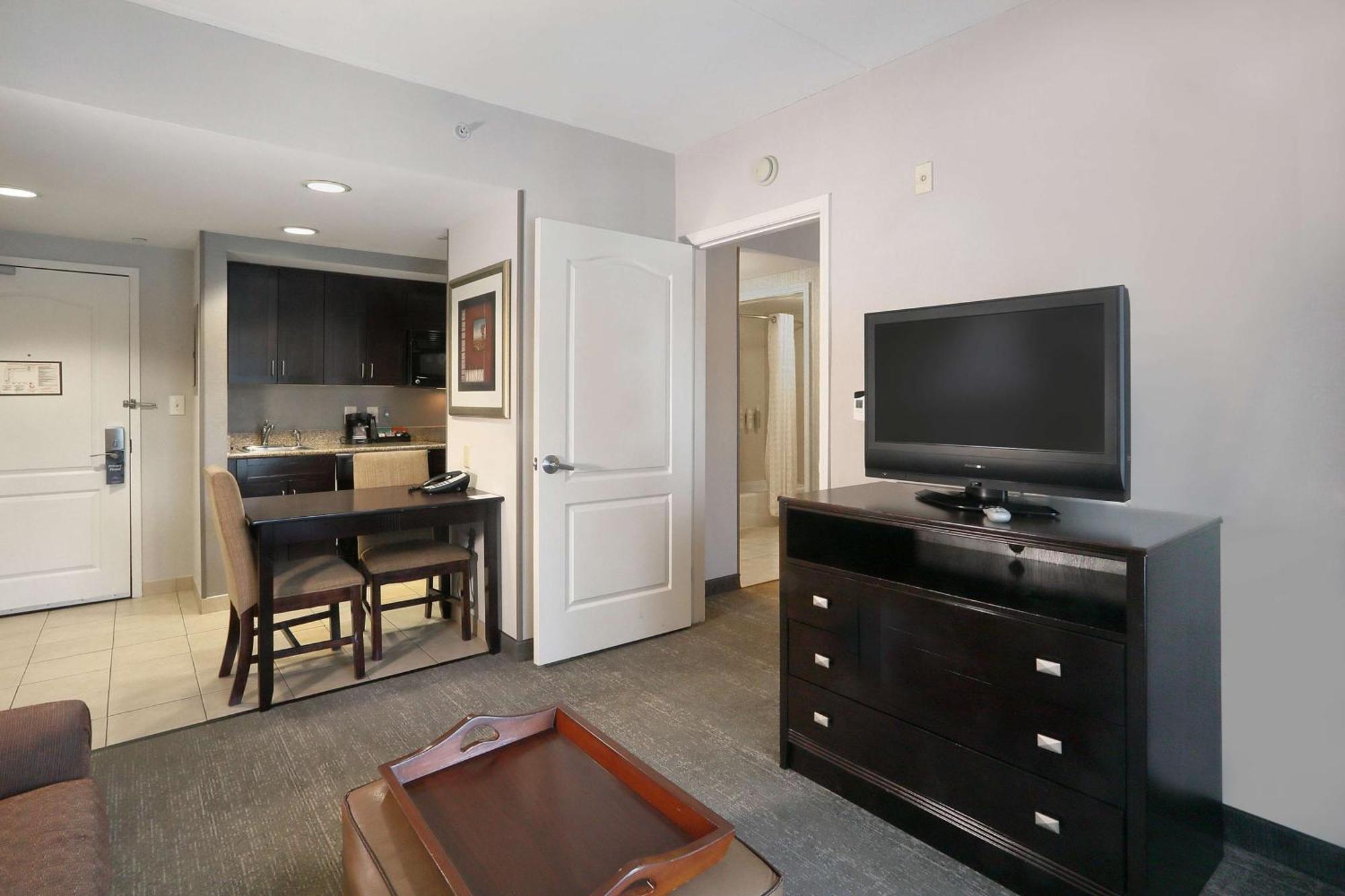 Two Bedroom Suite One King Two Queen Beds Non-Smoking