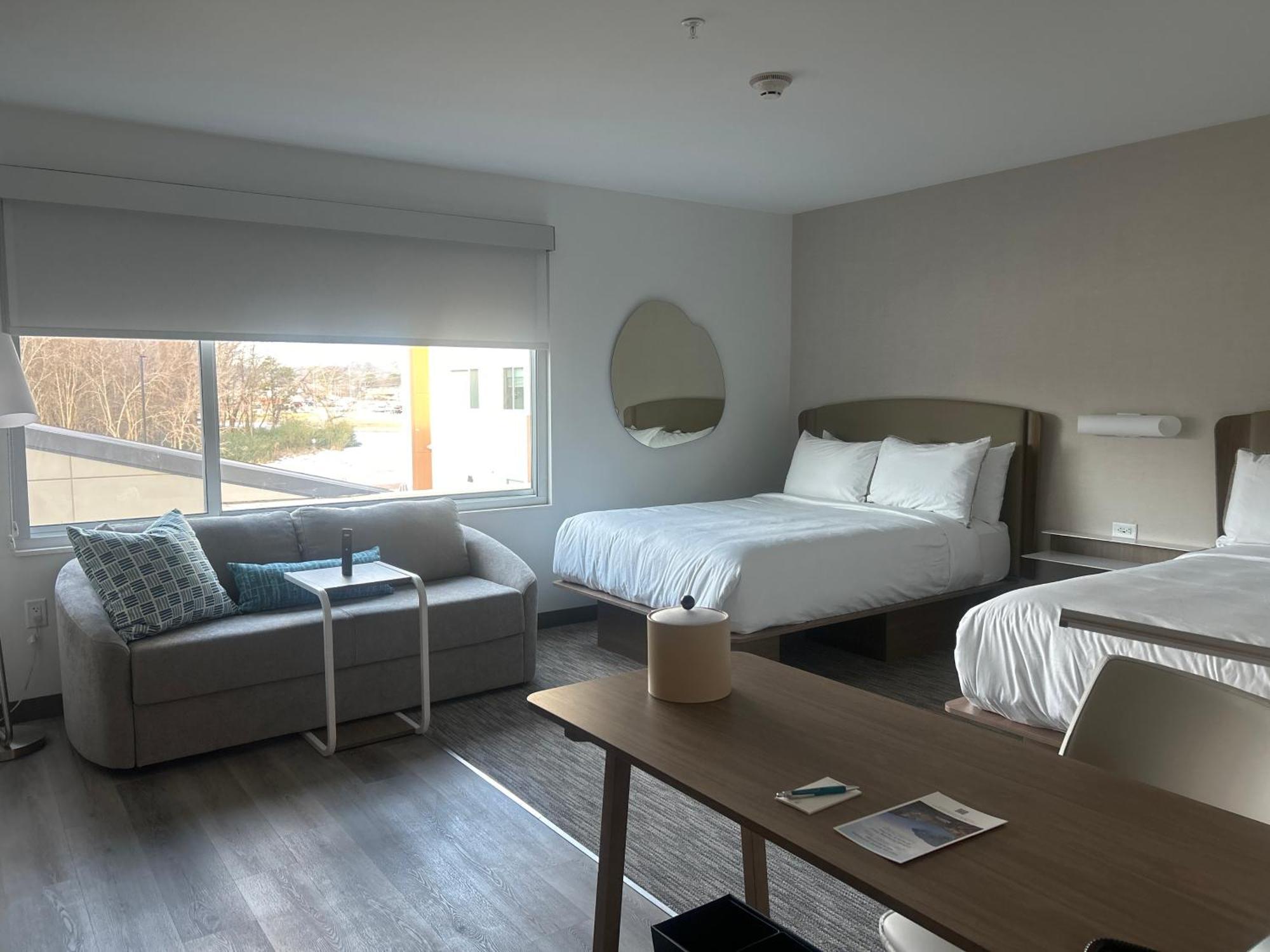 Queen Studio with Sofa Bed and Roll-in Shower - Mobility and Hearing Accessible