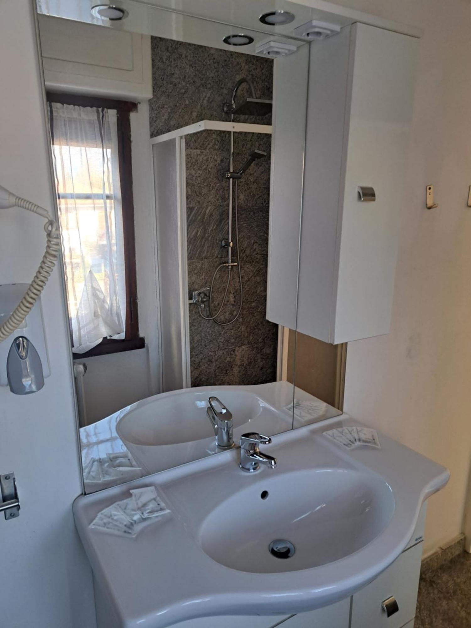 Monolocale con Divano-Letto
