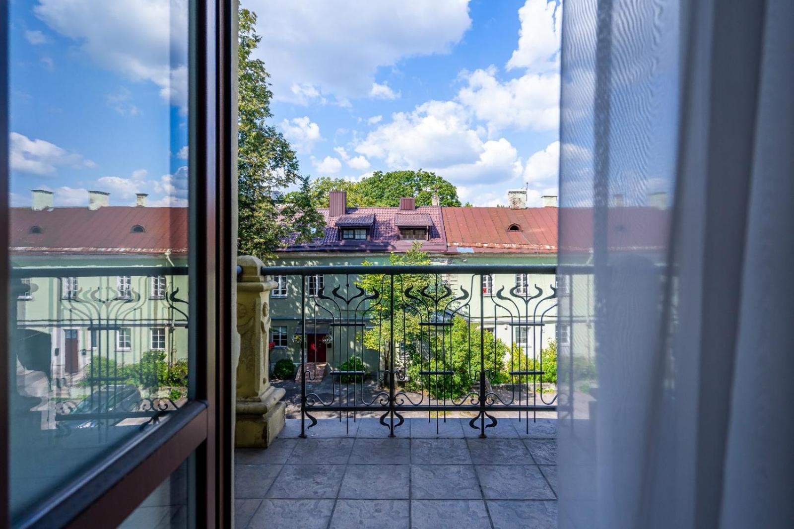 Queen Room Balcony