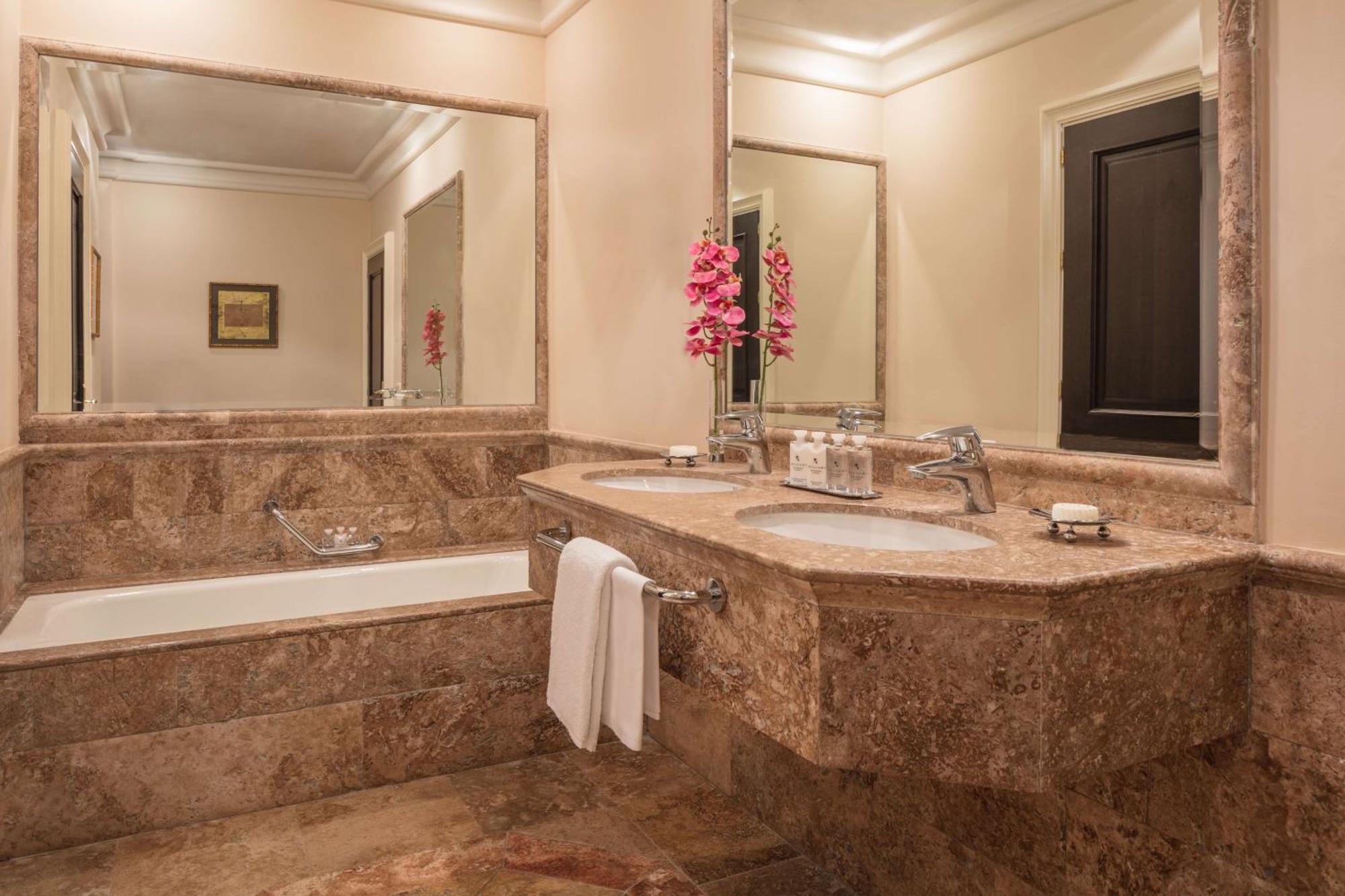 Deluxe Double or Twin Room,1640370896:JPEG