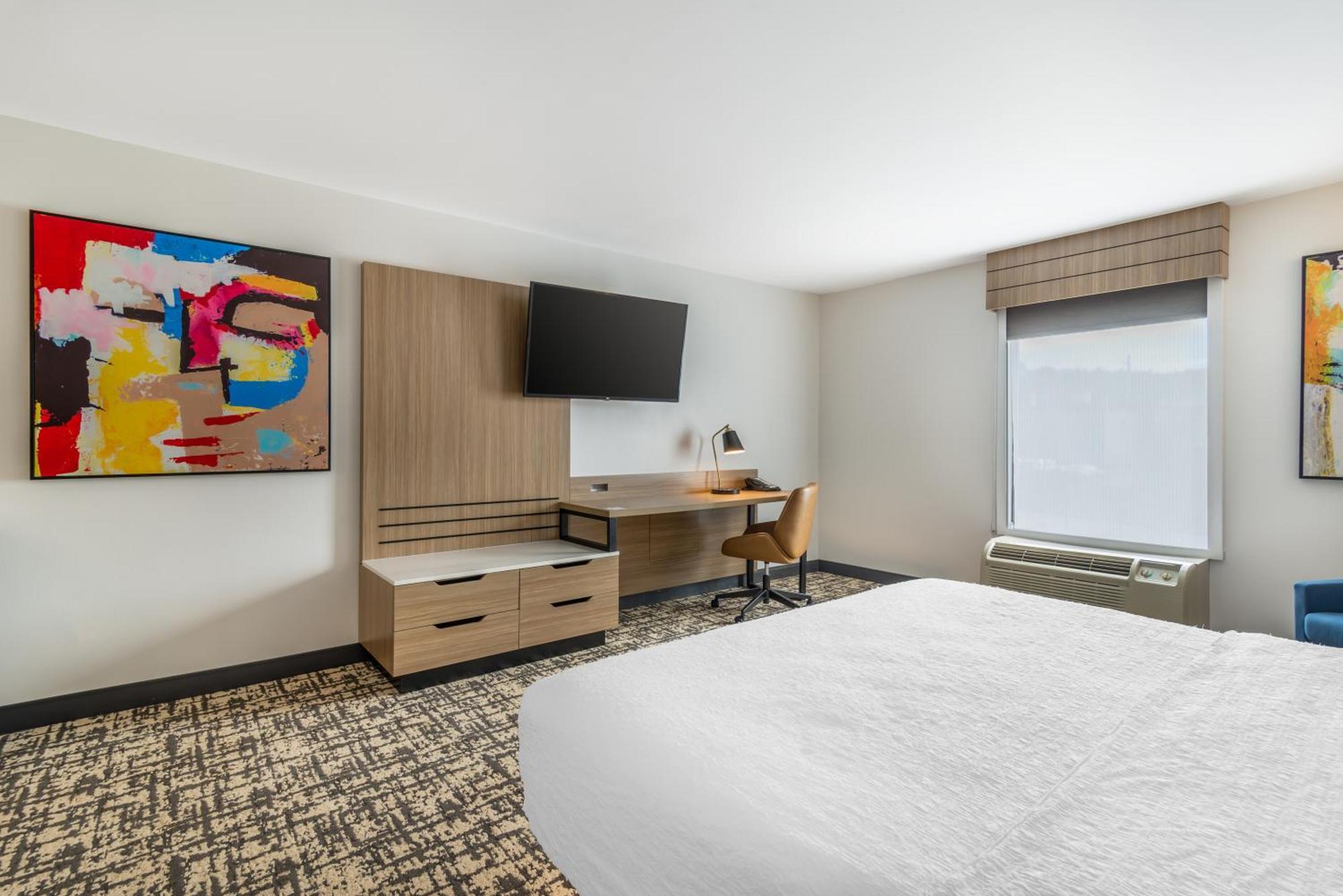 King Room - Hearing Access/Non-Smoking