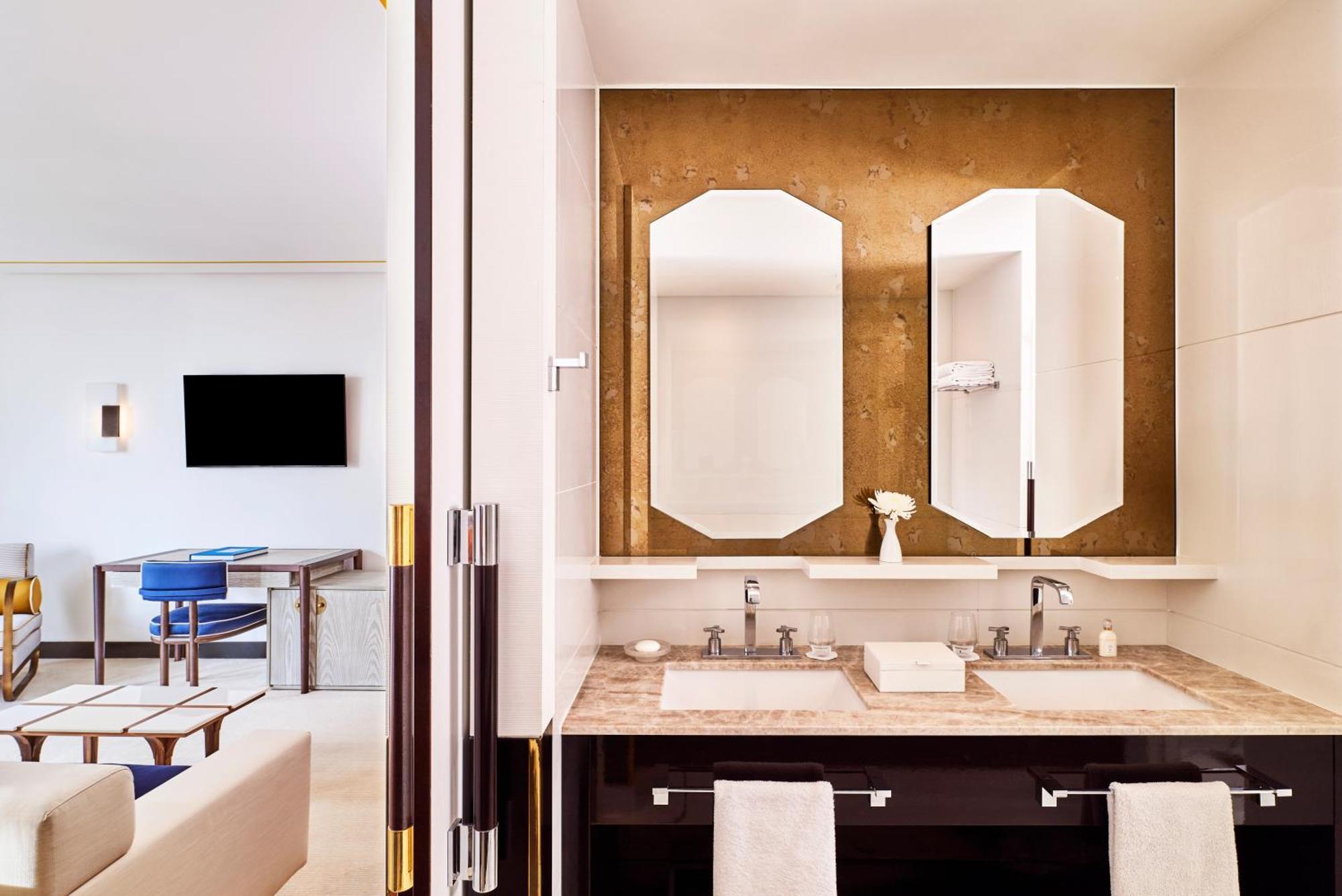 Junior Suite Partial Sea View