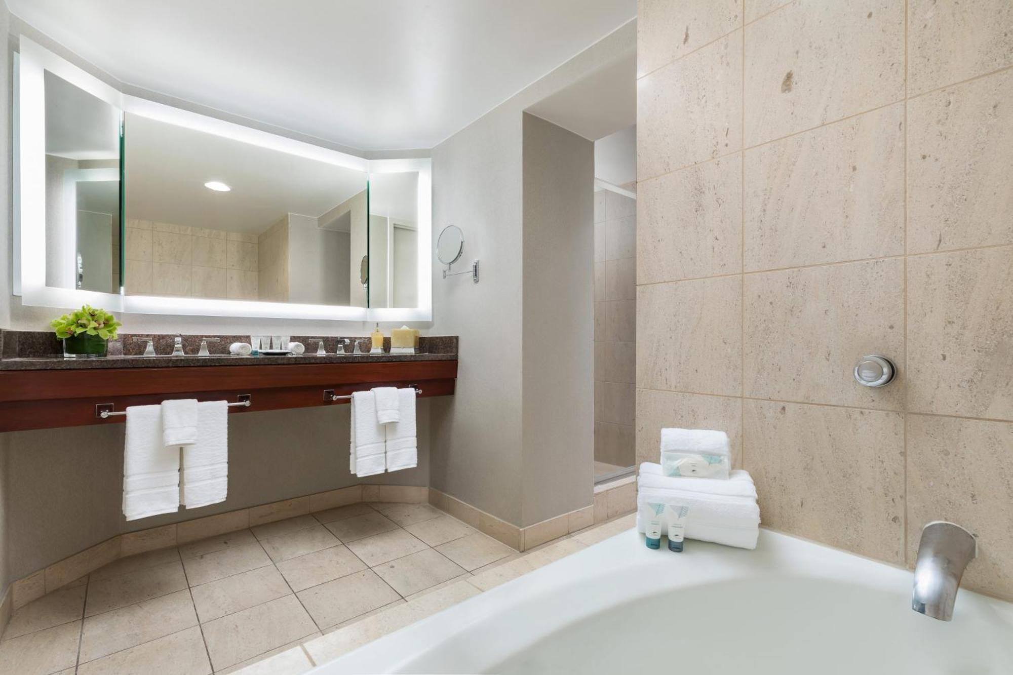 Suite Presidencial con vistas parciales al mar - Cama extragrande - Planta superior
