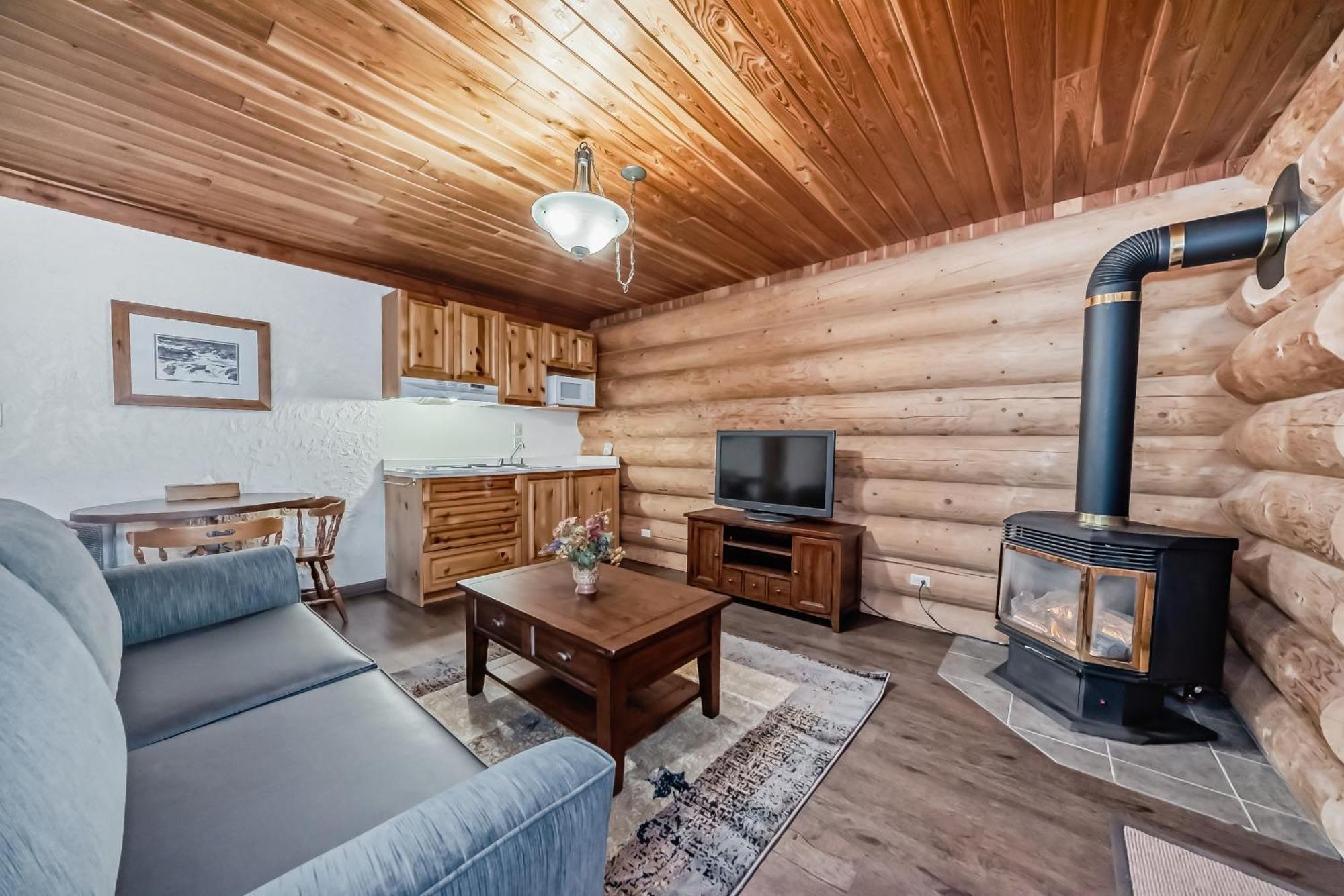 Deluxe Studio Cabin