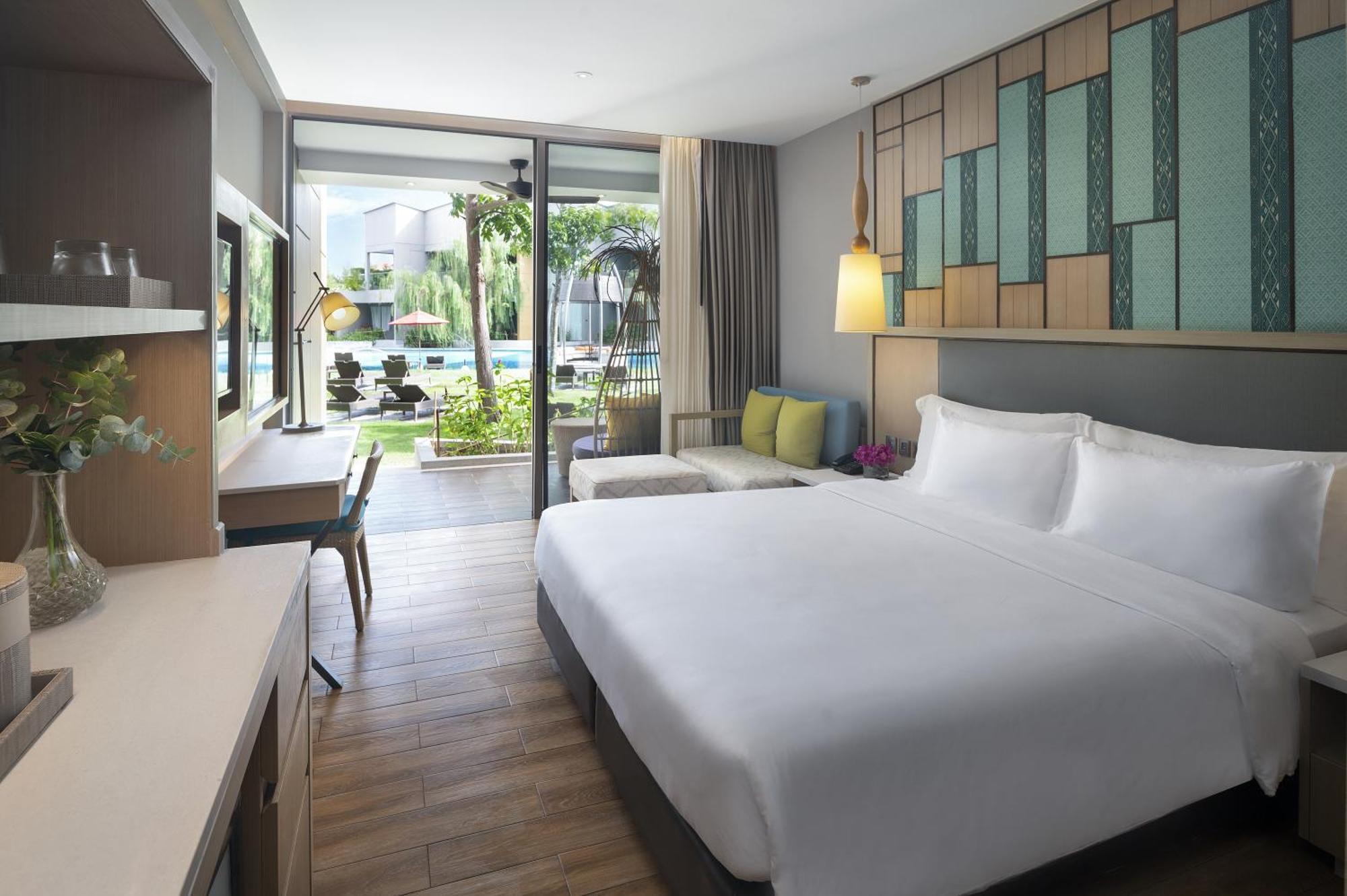 AVANI Deluxe Garden Access Room