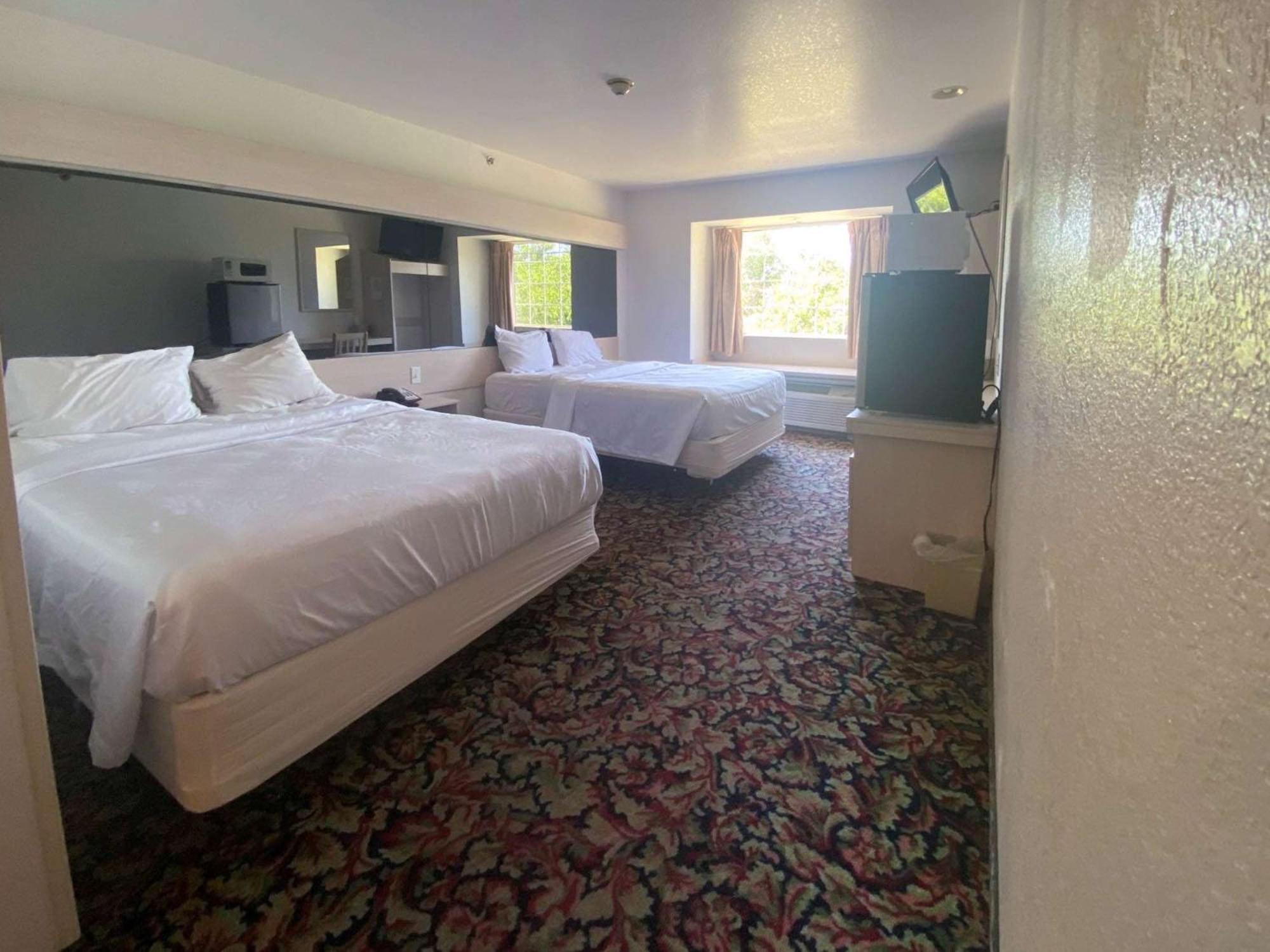 Queen Room Two Queen Beds Disability Access Roll Shower