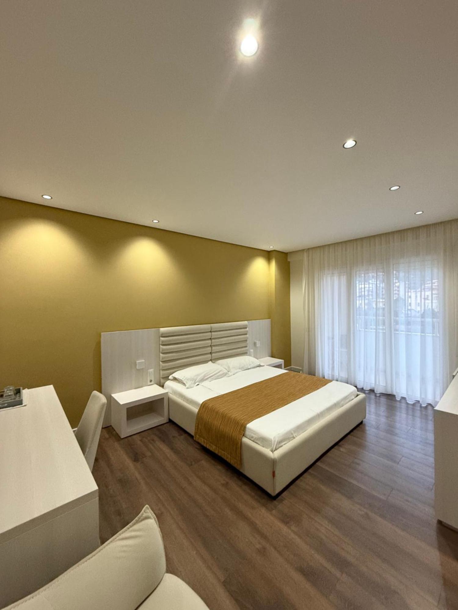 Double Room Mountain View