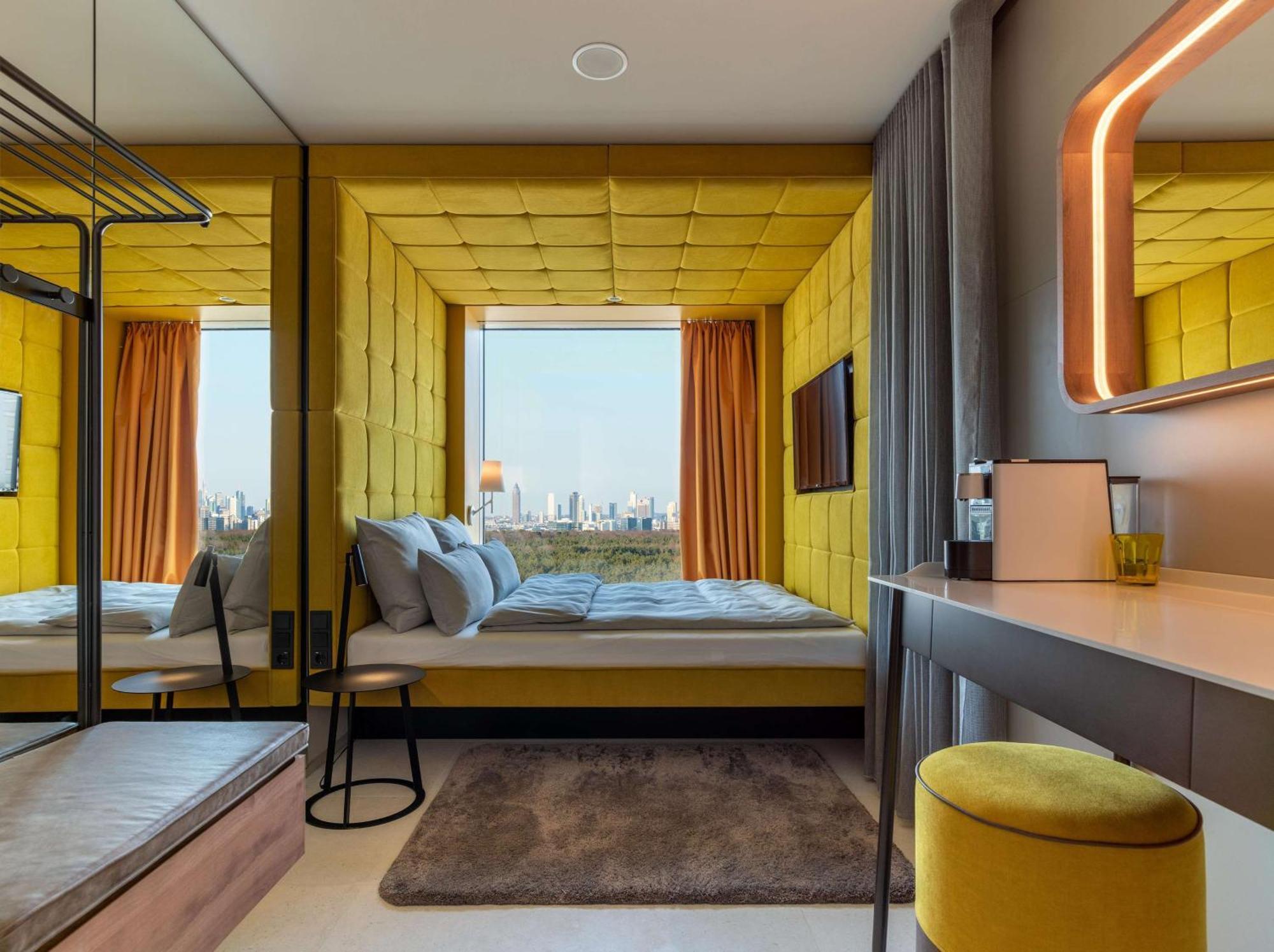 Smart Room - Skyline View
