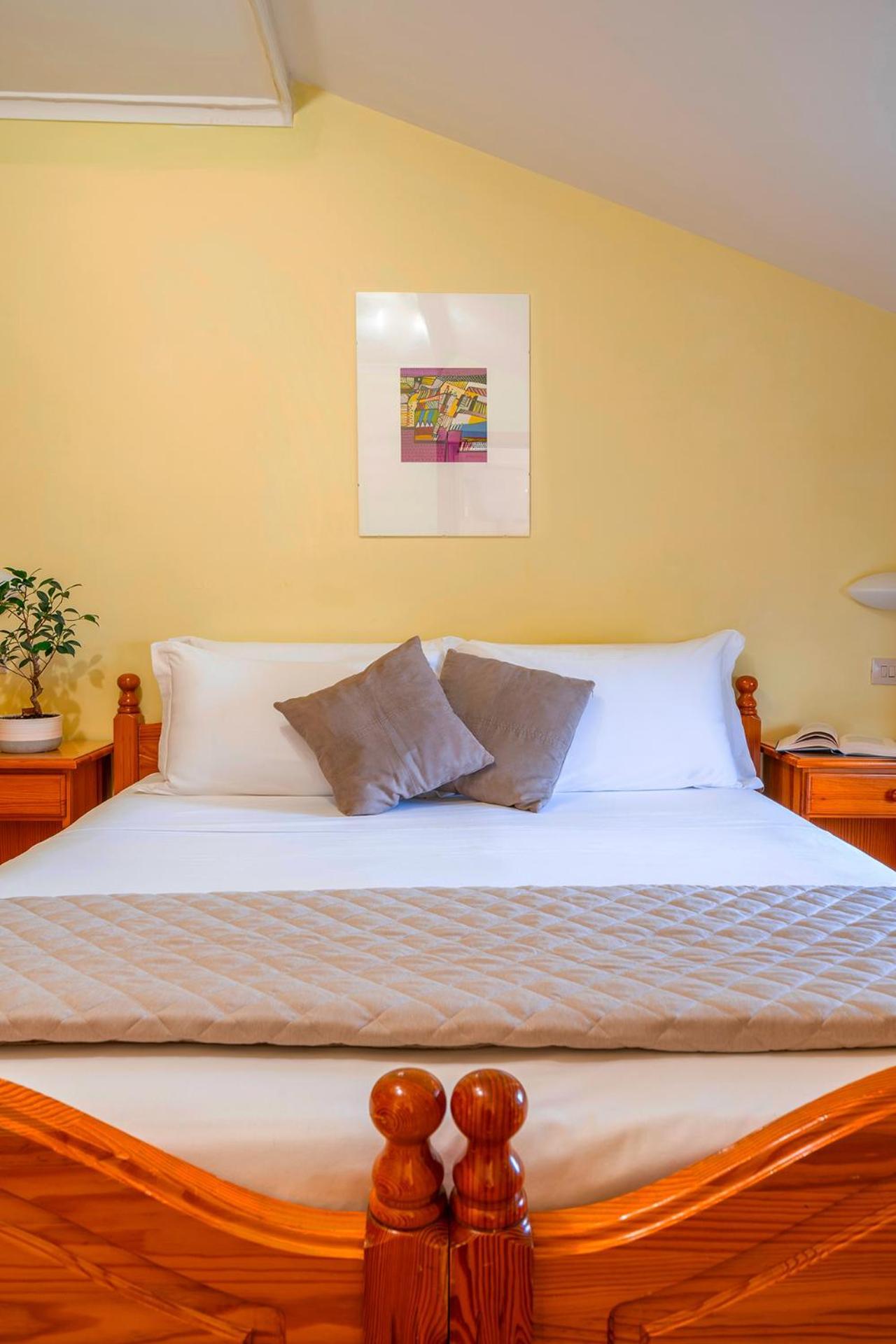 Economy Double or Twin Room,1642330379:JPEG