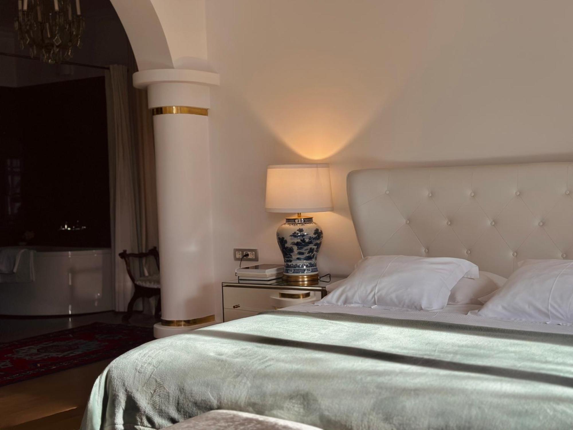 Luxus Zimmer mit Kingsize-Bett