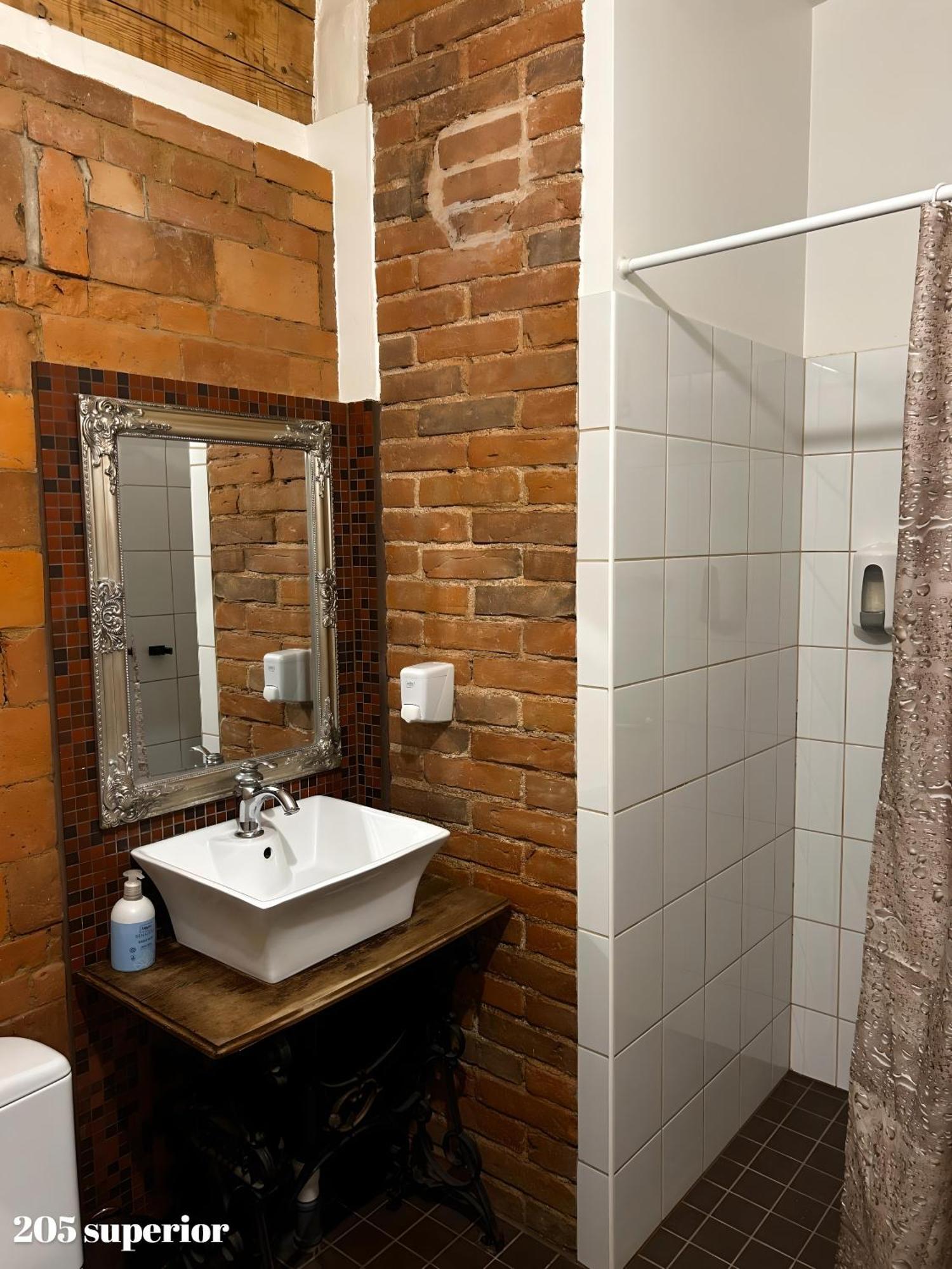 Superior Triple Room Private Bathroom