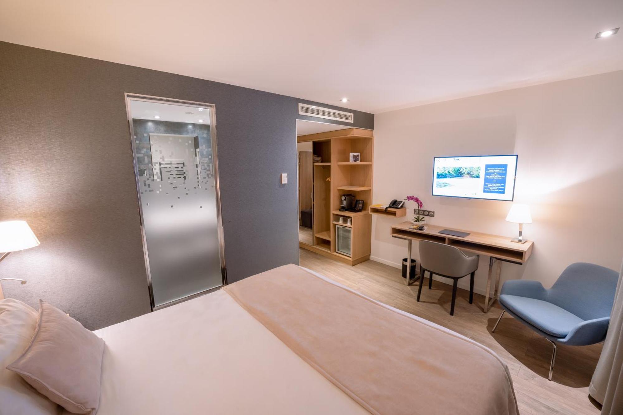 Standard Room King Bed