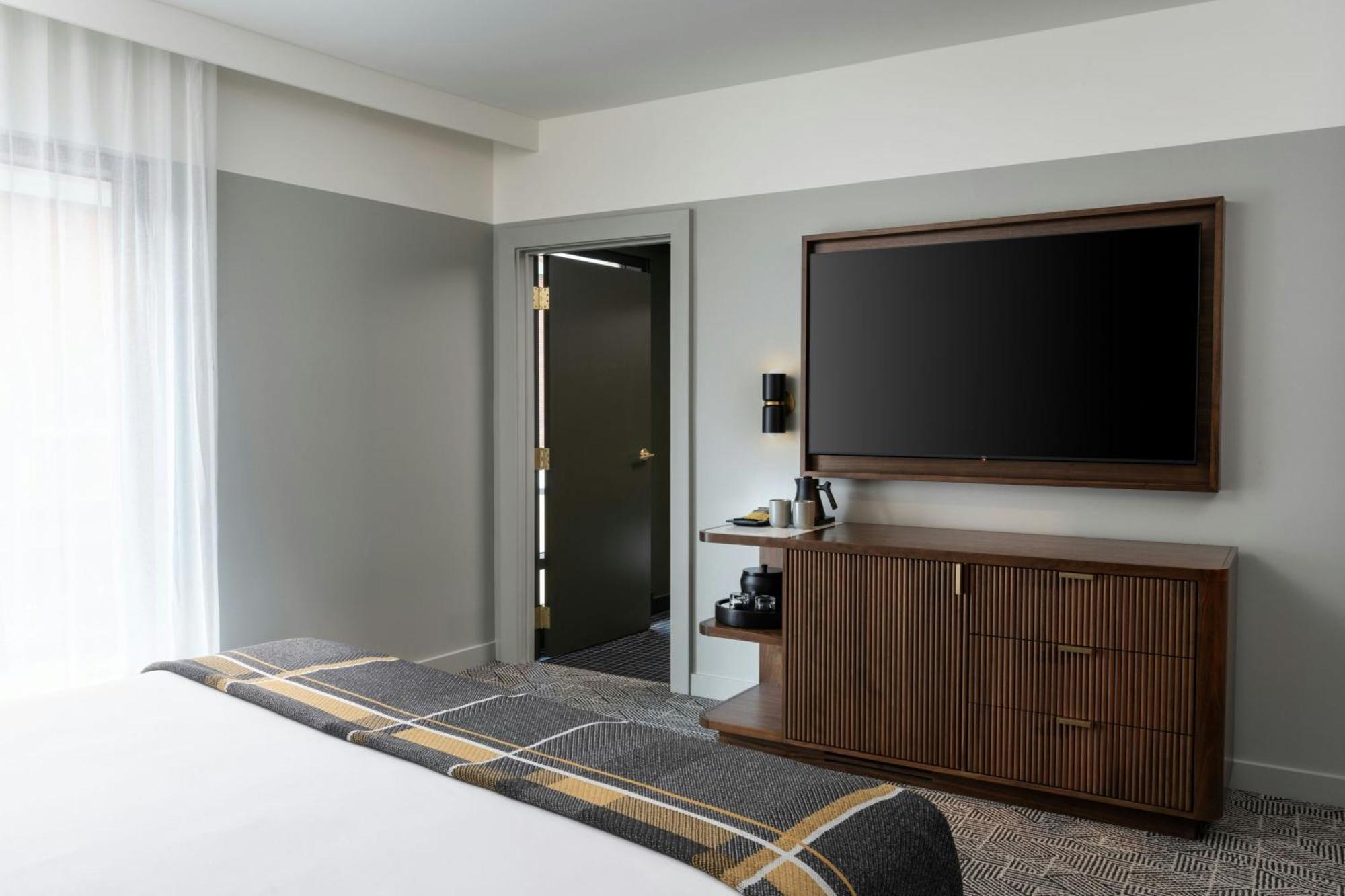 Tower Premium King Room,1642500345:JPEG