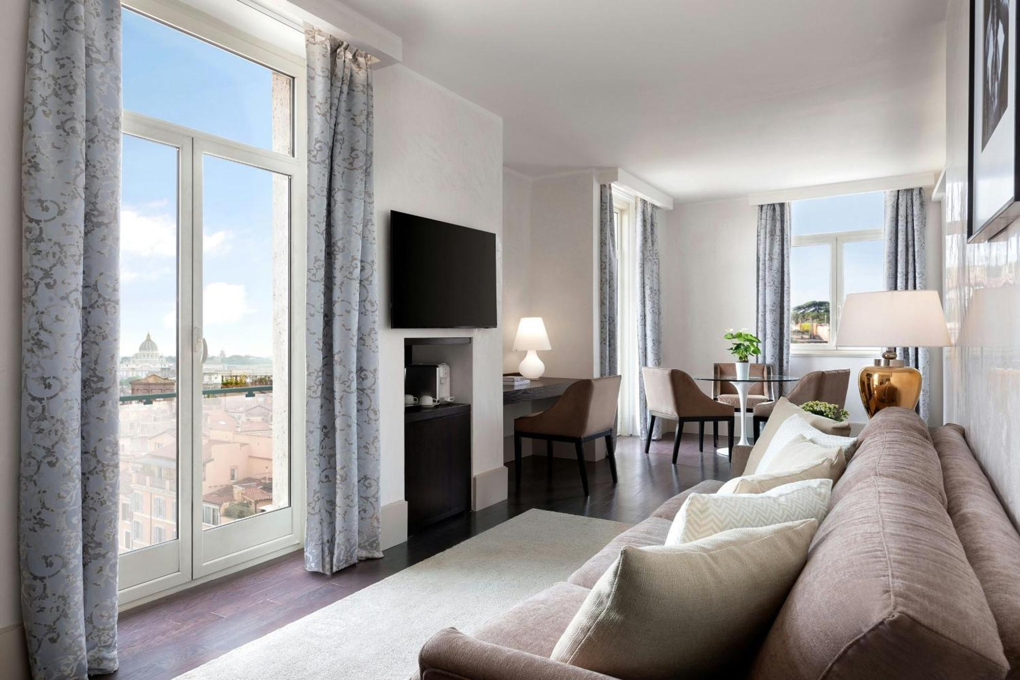 One-Bedroom Signature King Suite City View