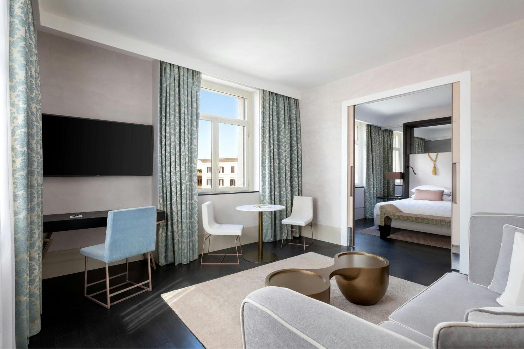 One-Bedroom Signature King Suite City View