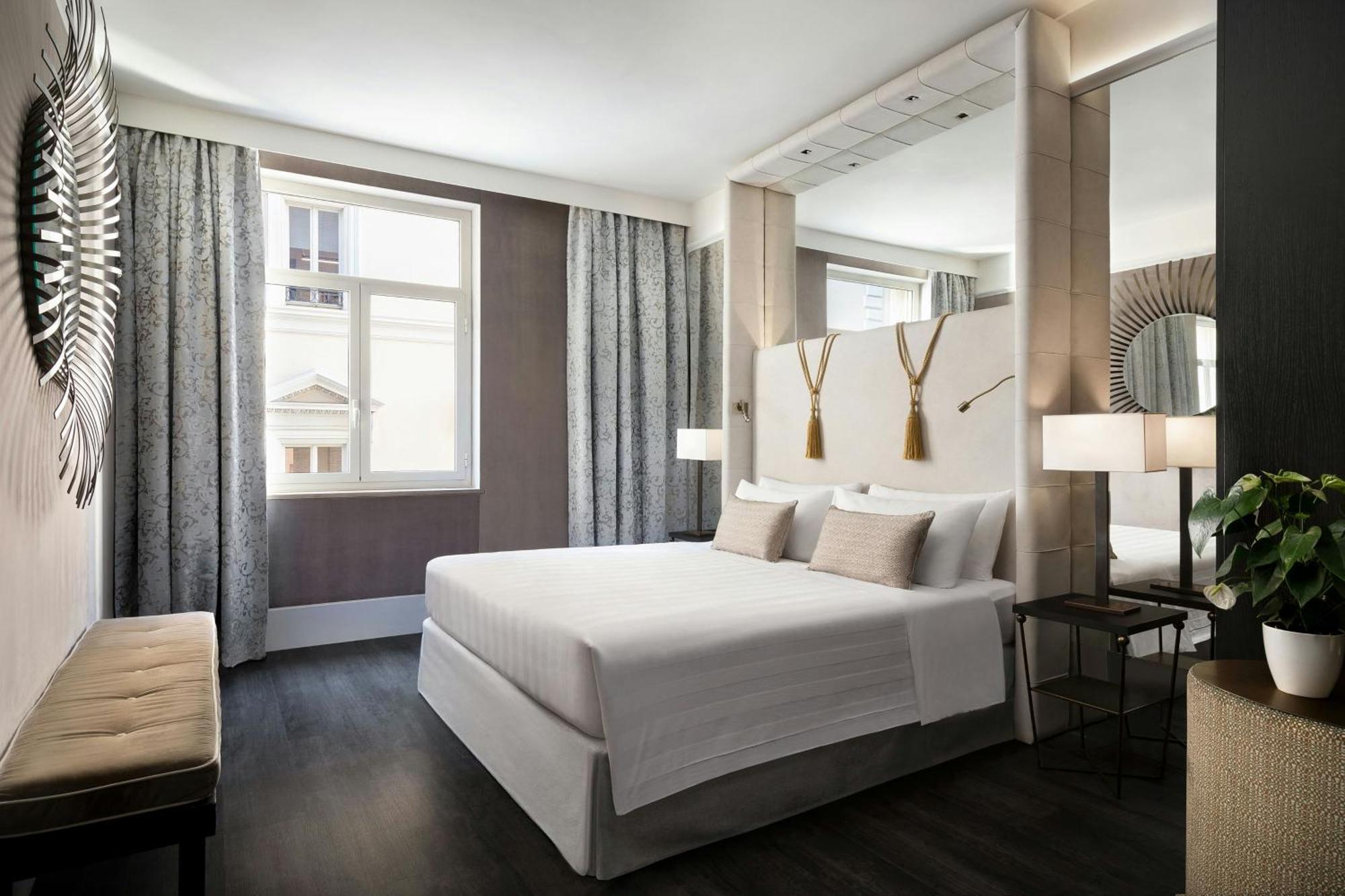 Junior King Suite Urban View