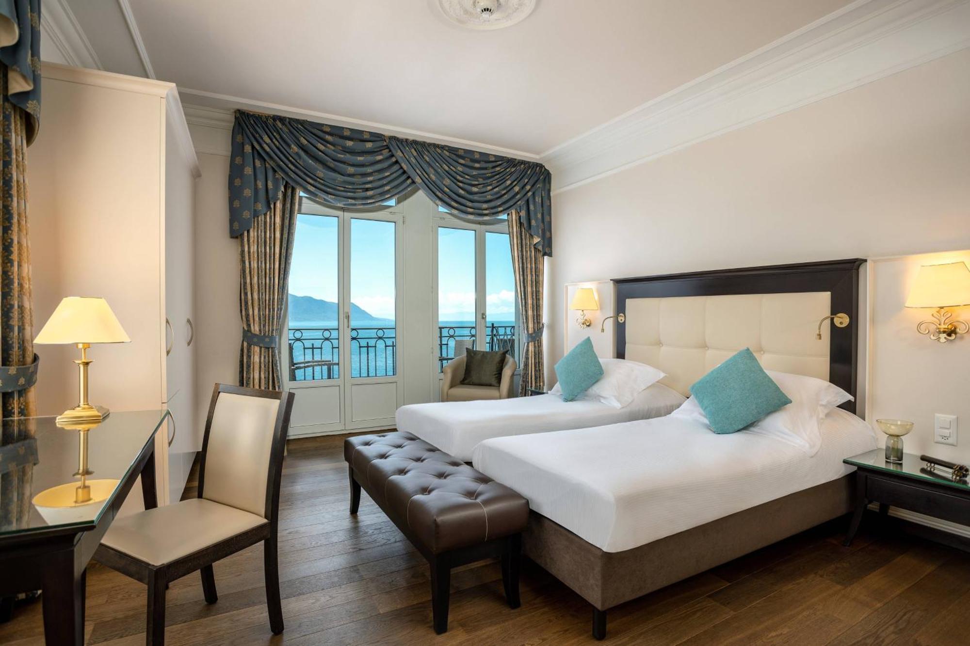 Deluxe Twin Room Lake View Balcony
