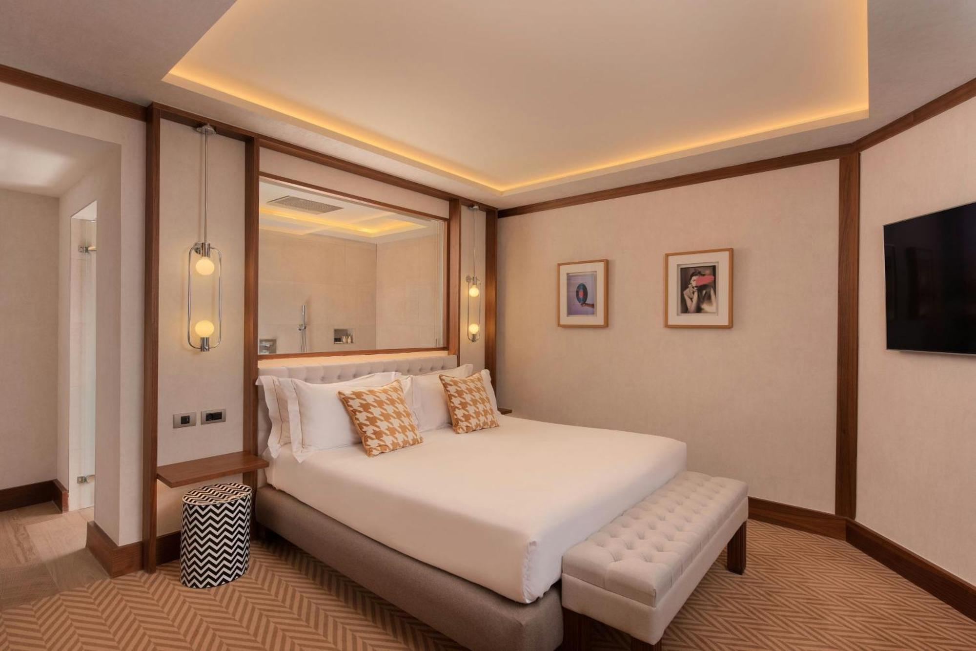 Premium Guest Room King Bed