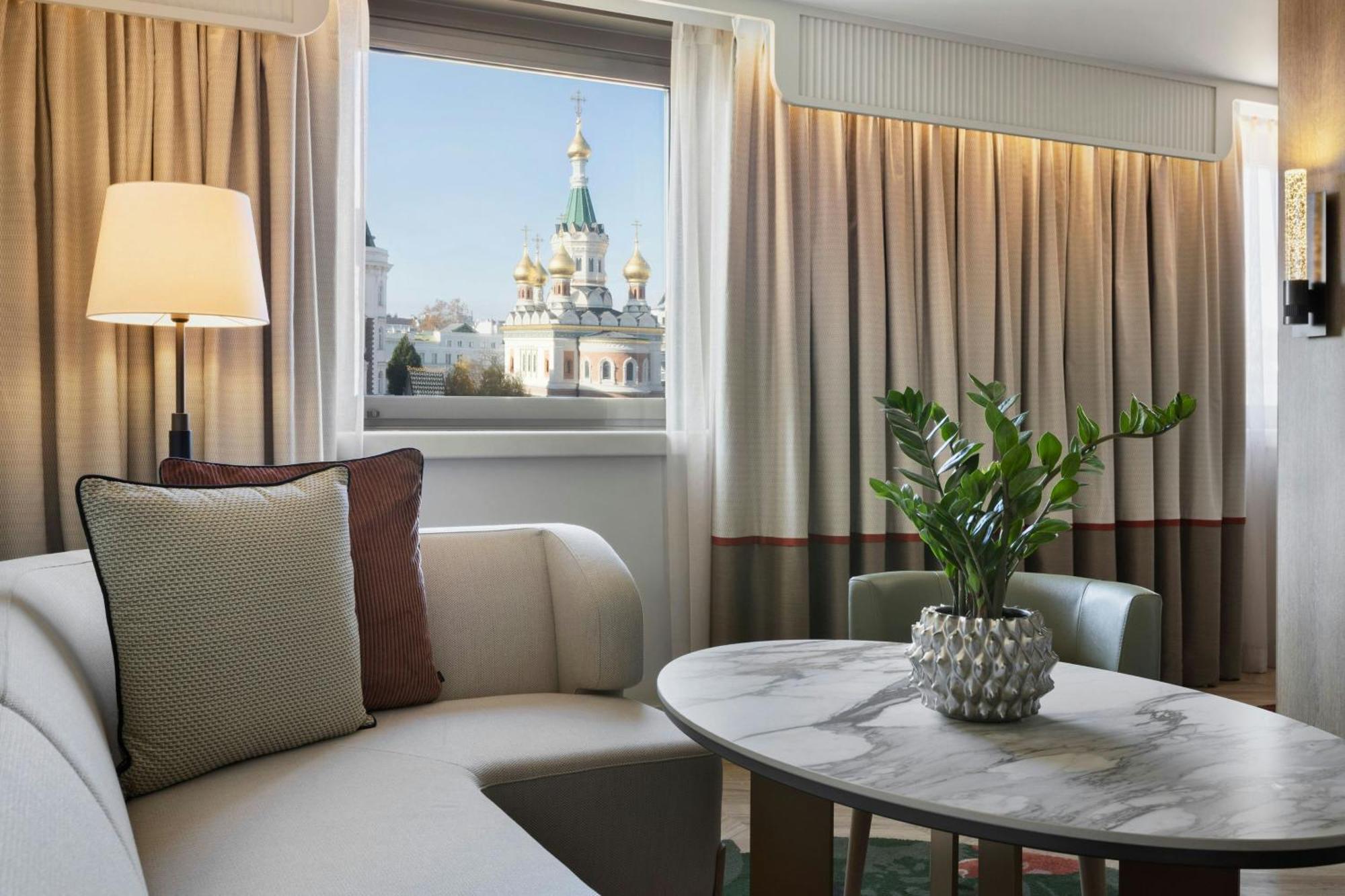 Empress King Suite Church View