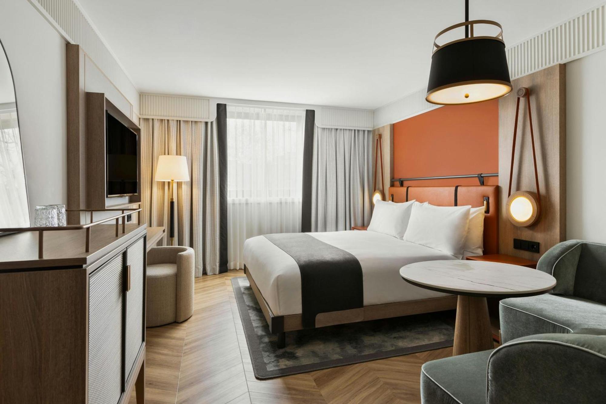 Deluxe King Room