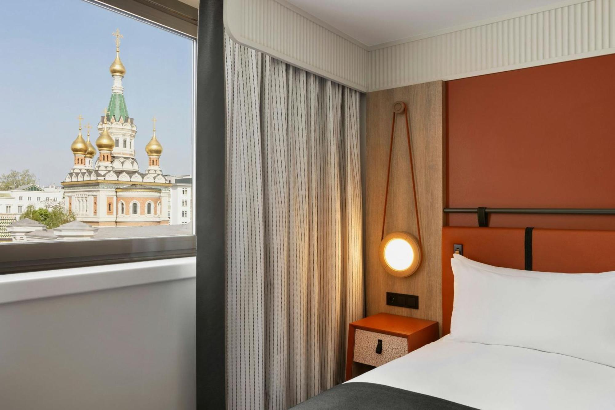 Deluxe King Room Church View