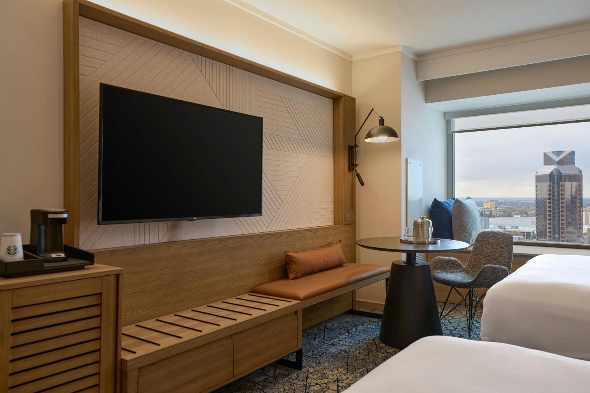 Guest Room with Two Double Beds and City View - Club Lounge Access