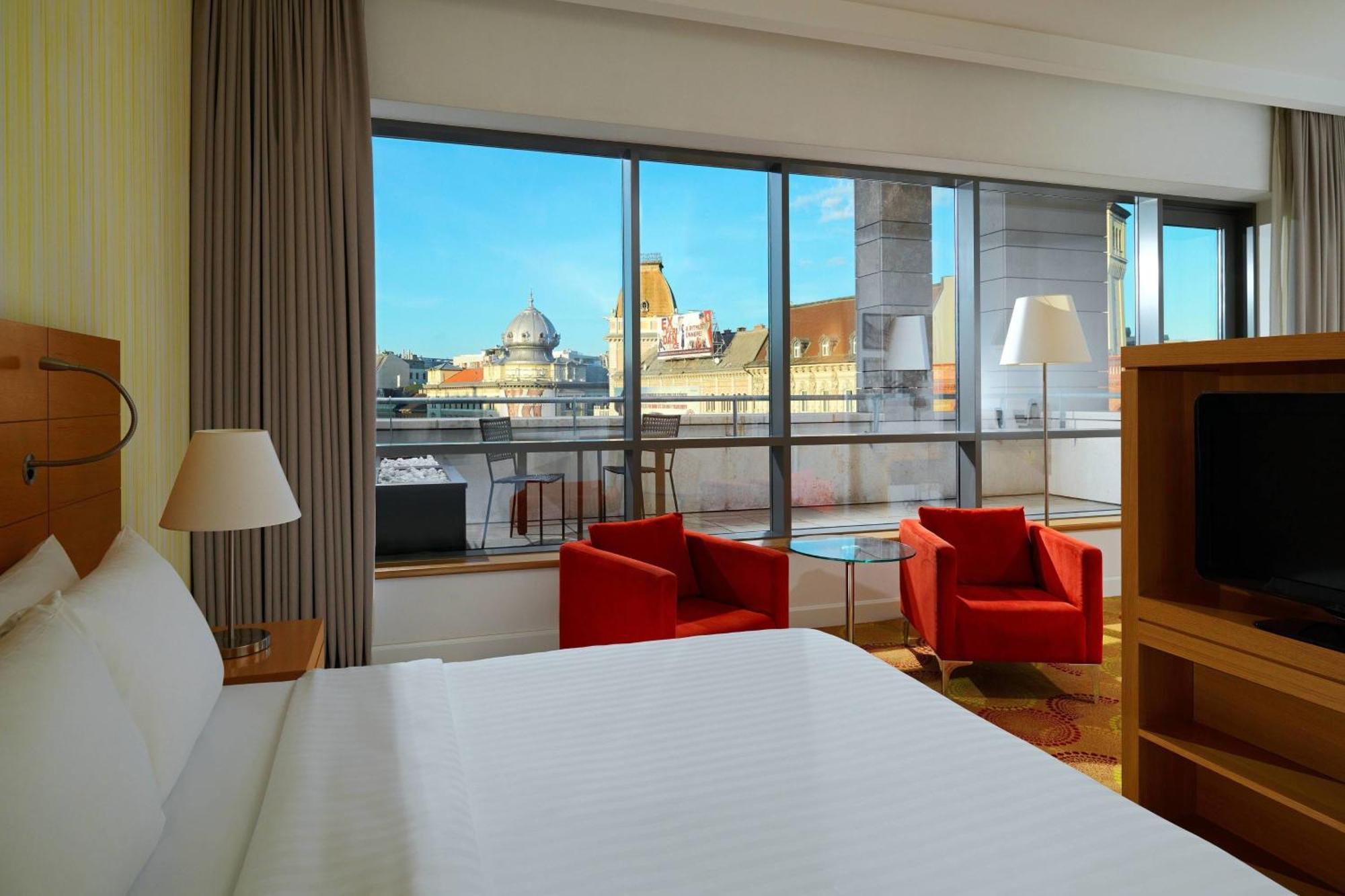 Superior King Room Balcony