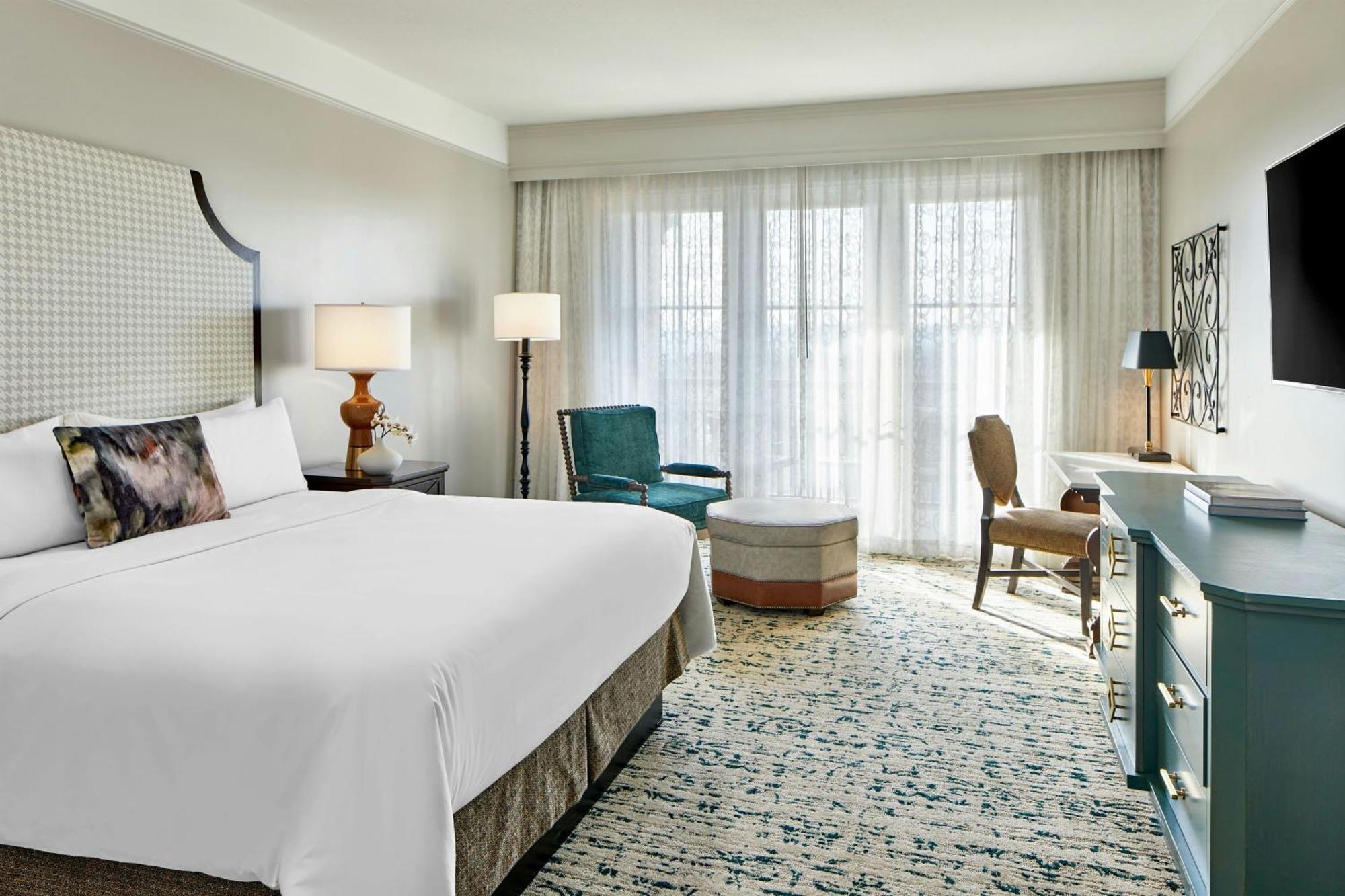 Guest room, 1 King, Balcony