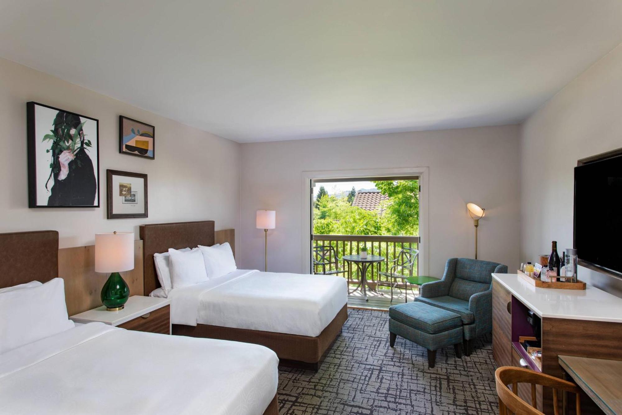 Lodge Premier Double Room with Resort View - Mobility Accessible with Tub