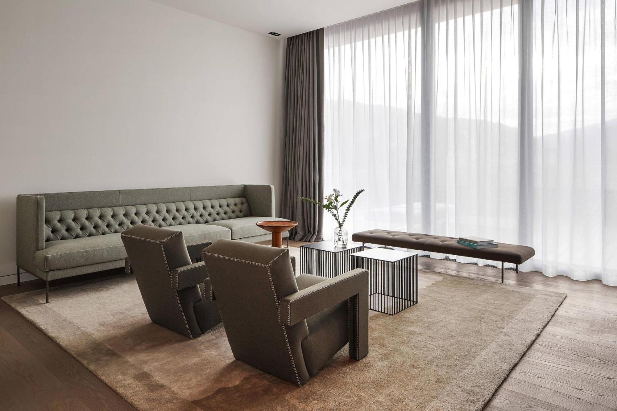 Prestige One-Bedroom King Suite Balcony High Floor