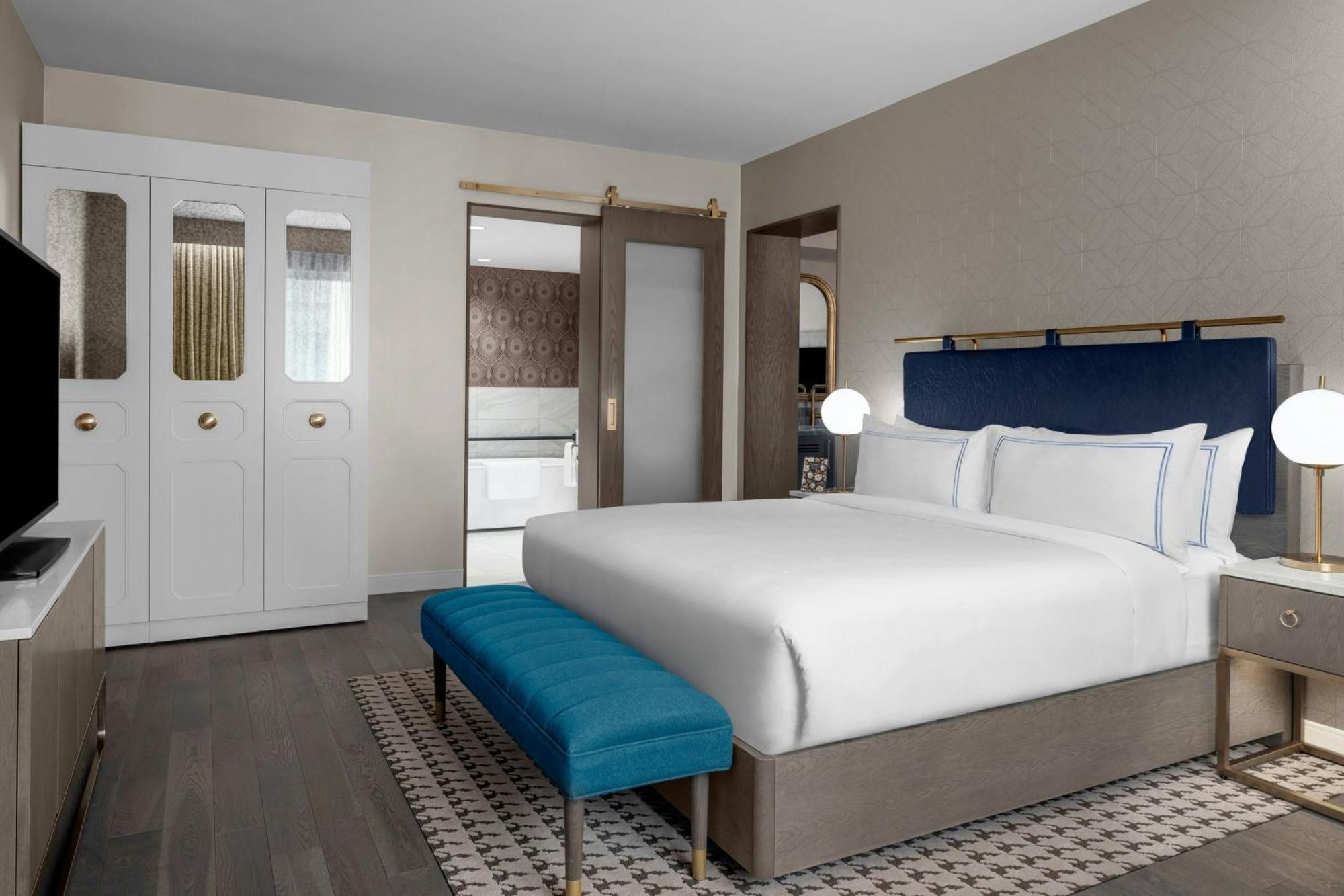 One-Bedroom King Suite City View
