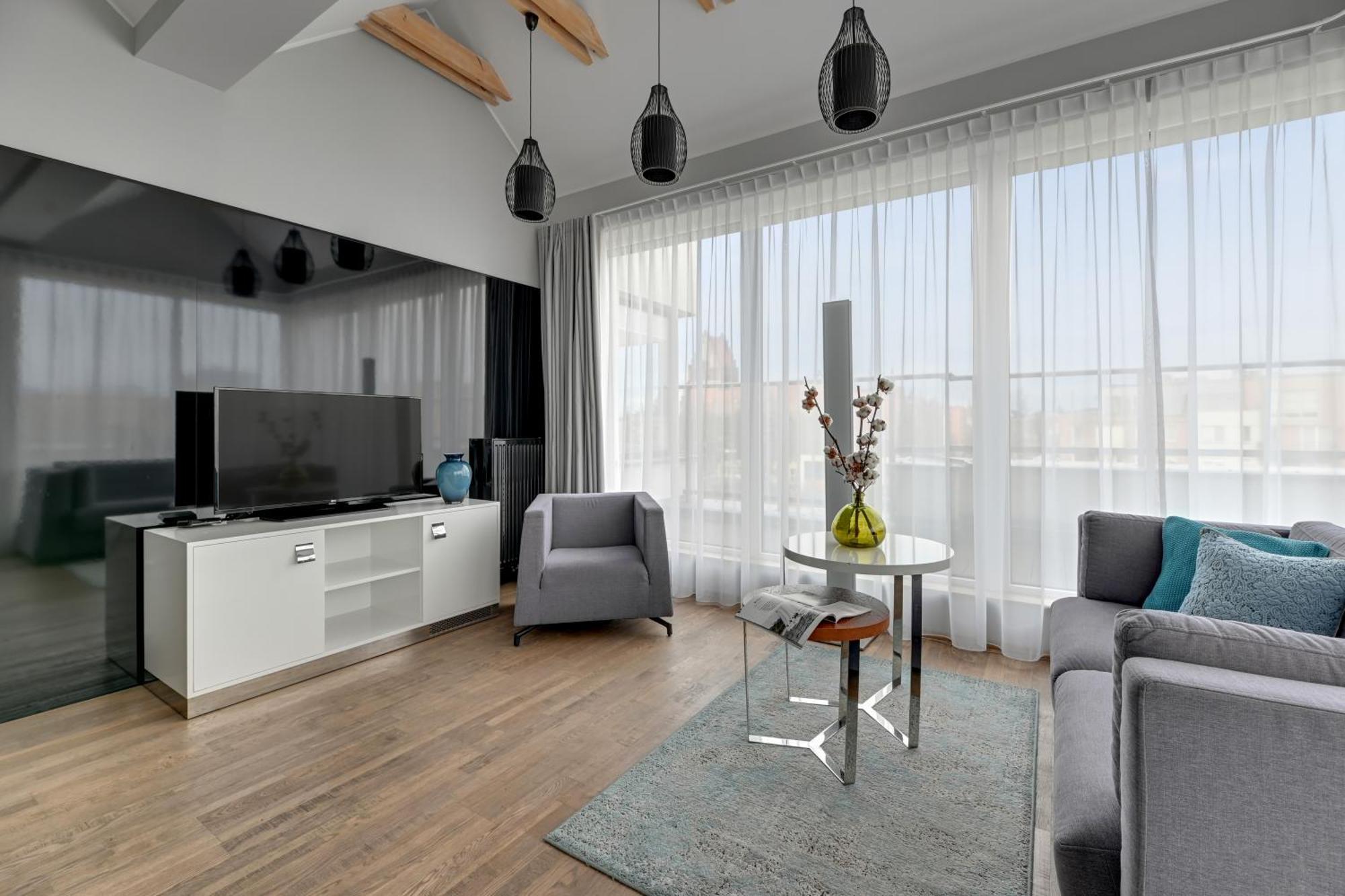 One-Bedroom Apartment with Terrace