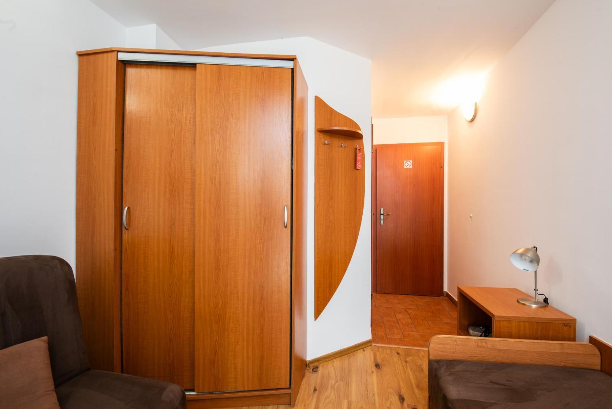 Twin Room,1643816130:JPEG