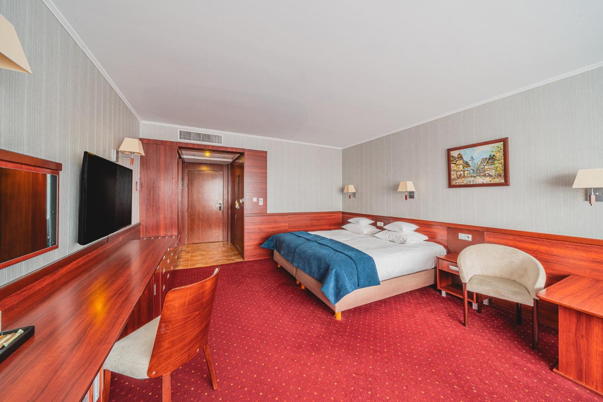 Deluxe Double or Twin Room