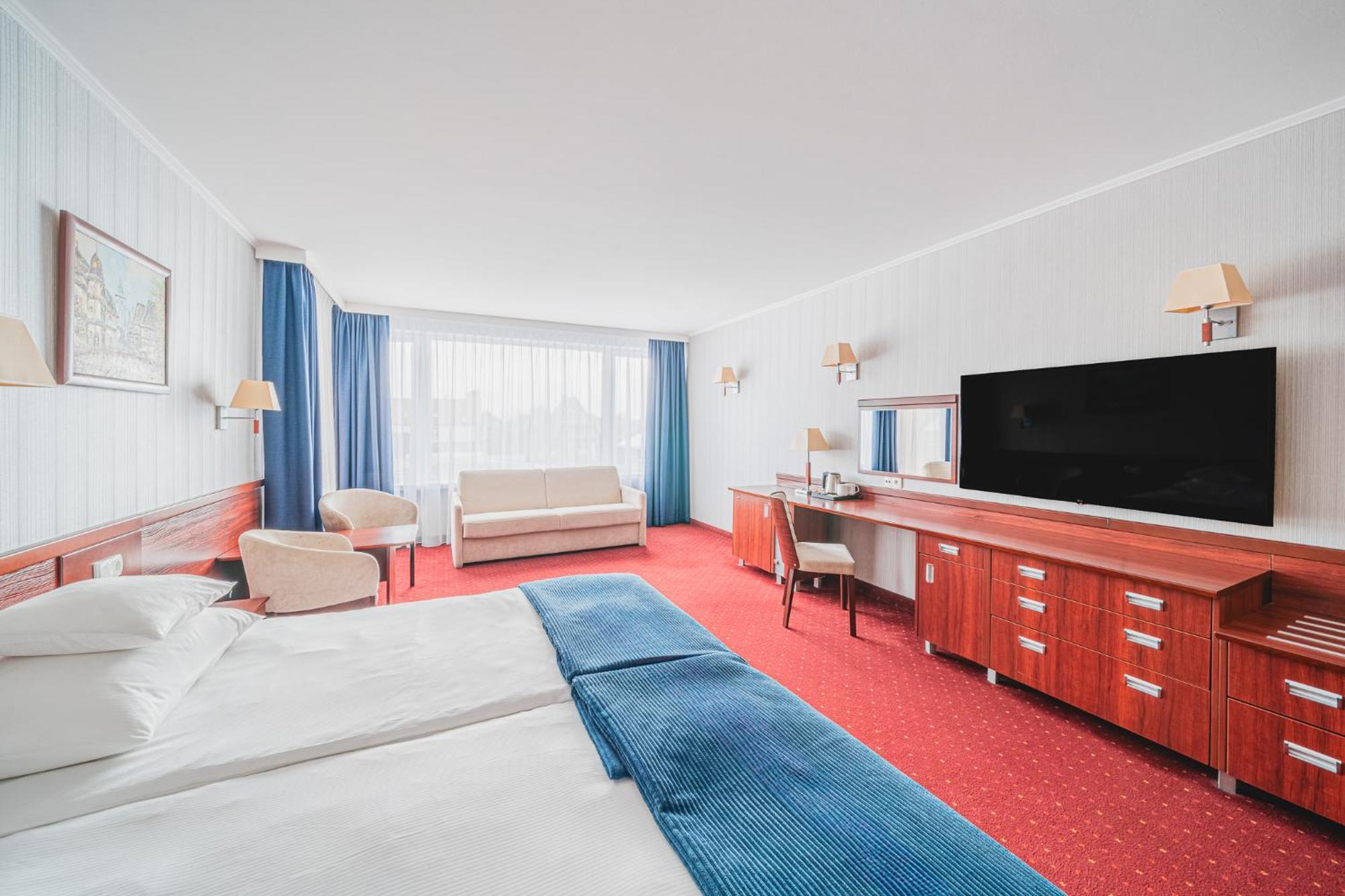 Deluxe Double or Twin Room