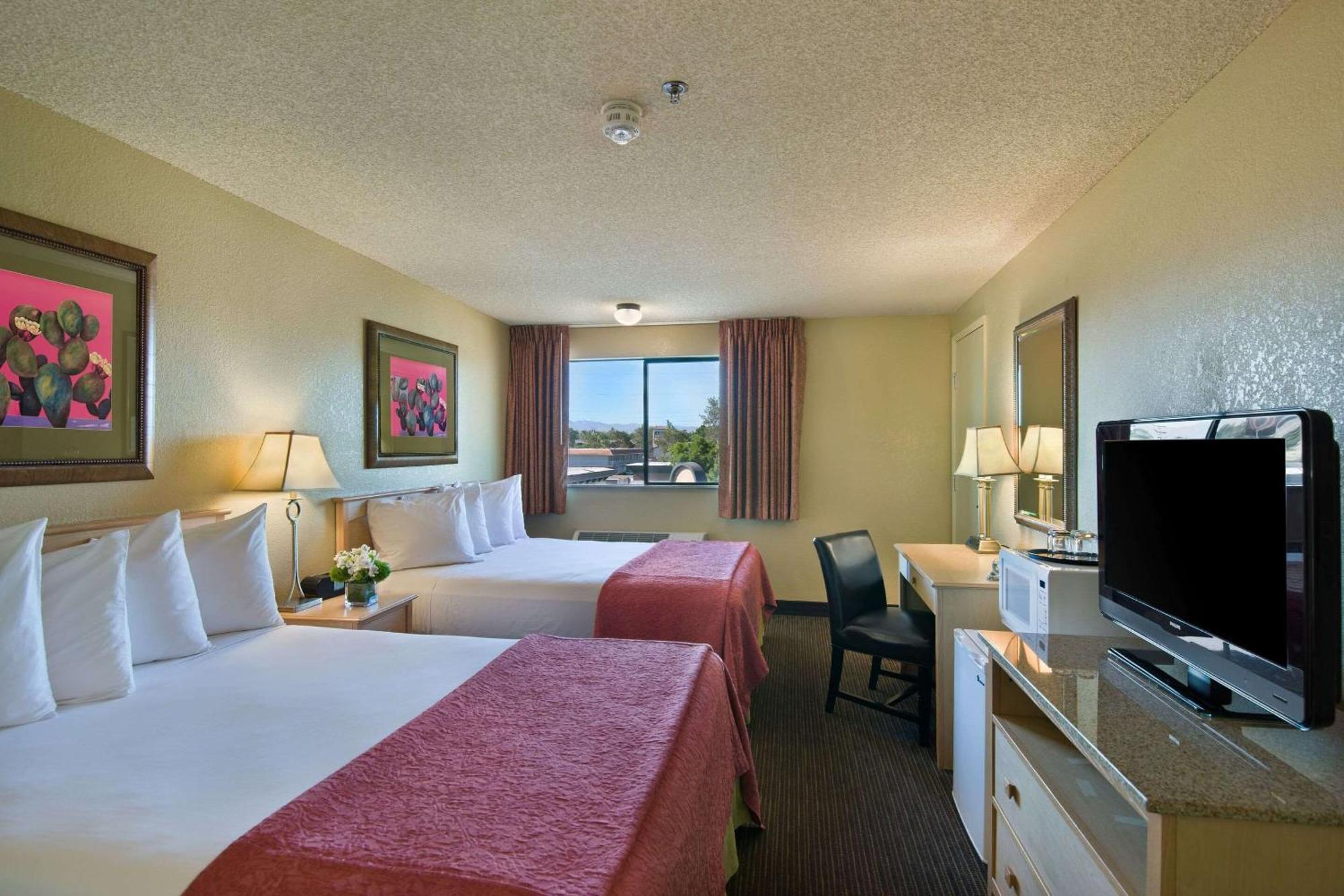 Quadruple Room Two Queen Beds Non Smoking