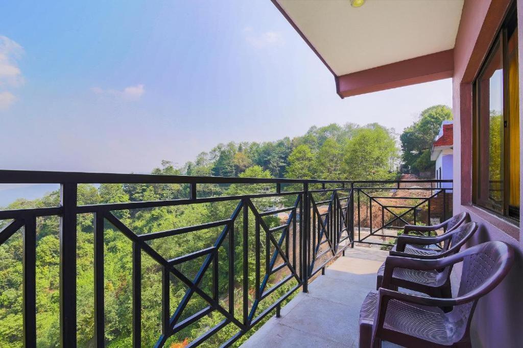 Family Room with Mountain View