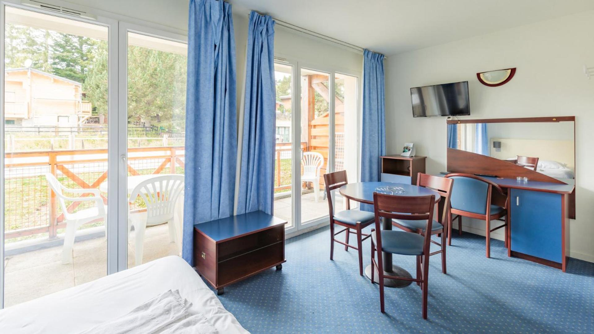 Estudio para 4 personas con zona de dormitorio