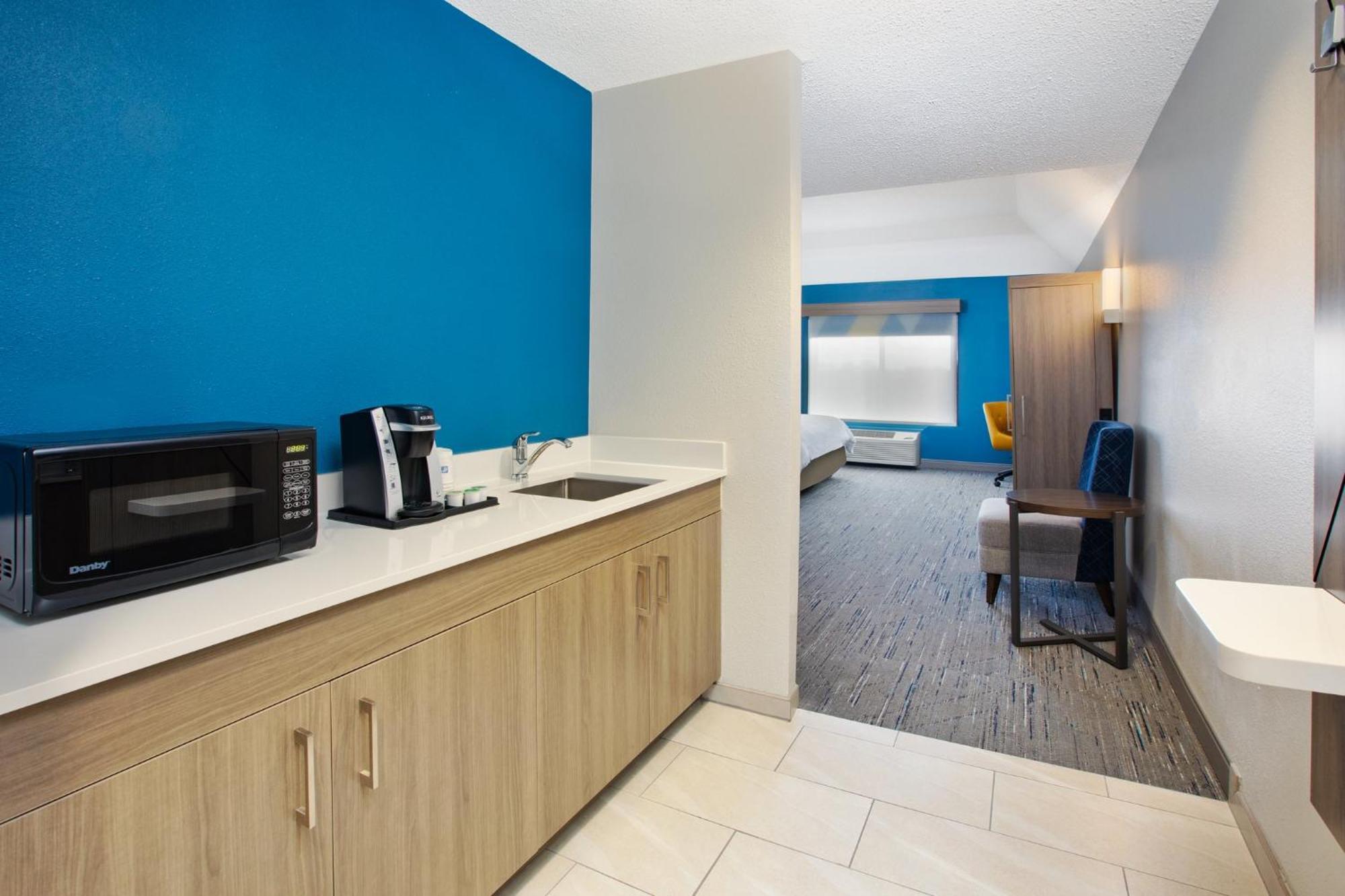 Queen Suite with Two Queen Beds and Sofa Bed