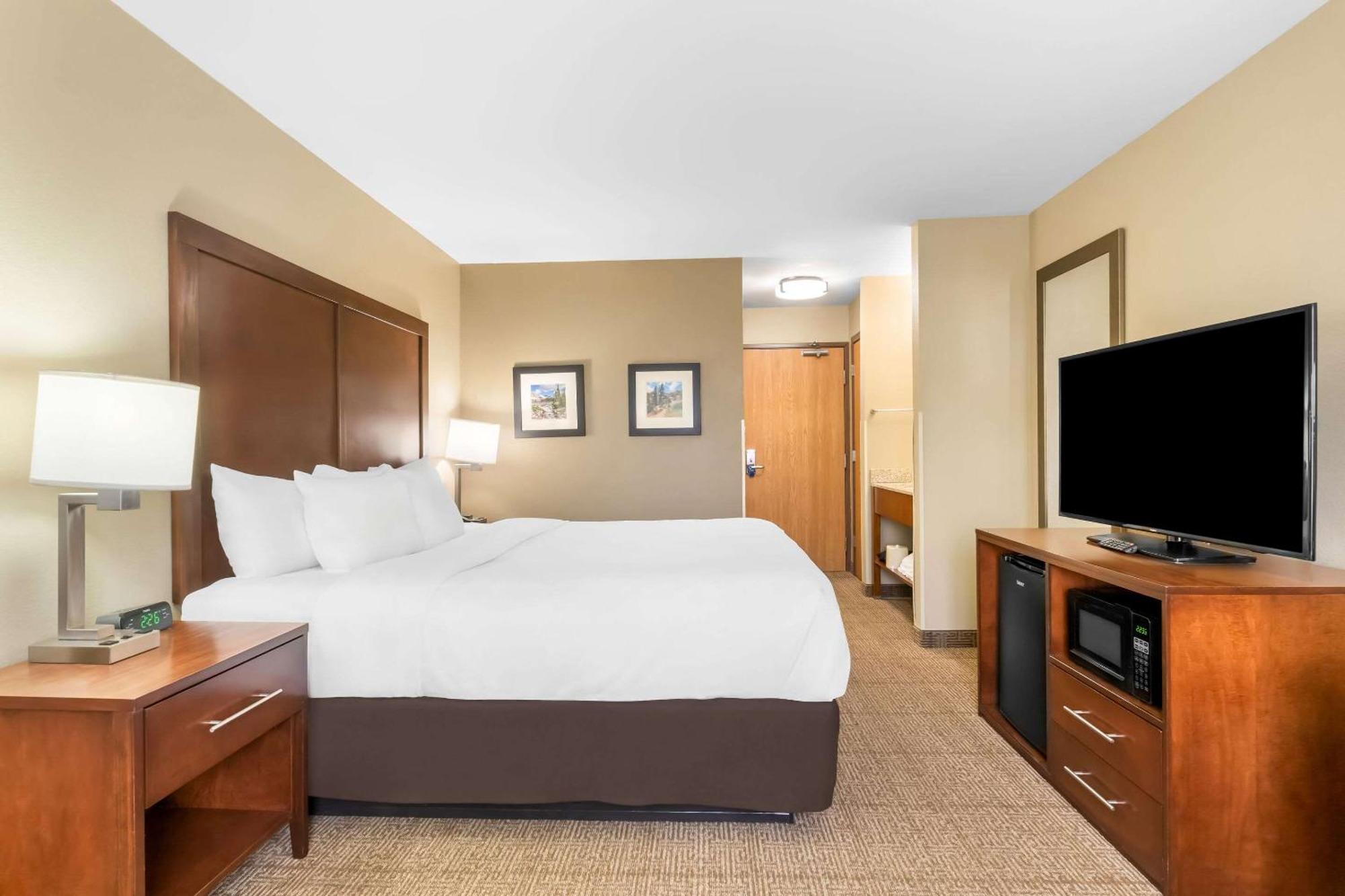 Superior King Suite - Non-Smoking