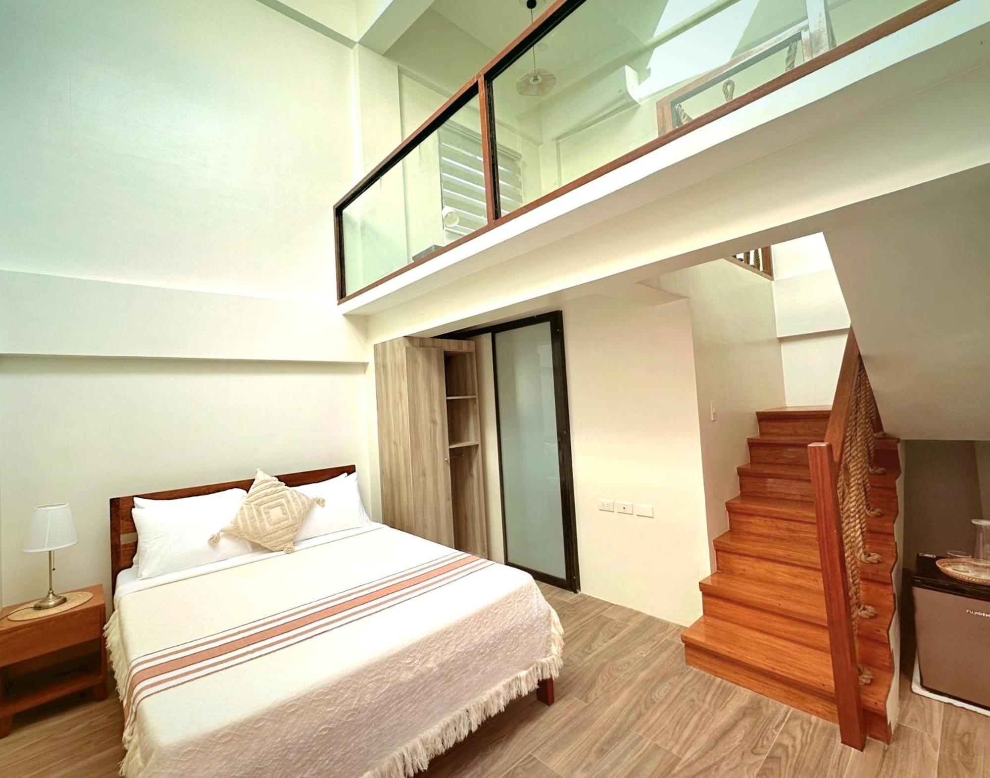 Studio Split Level