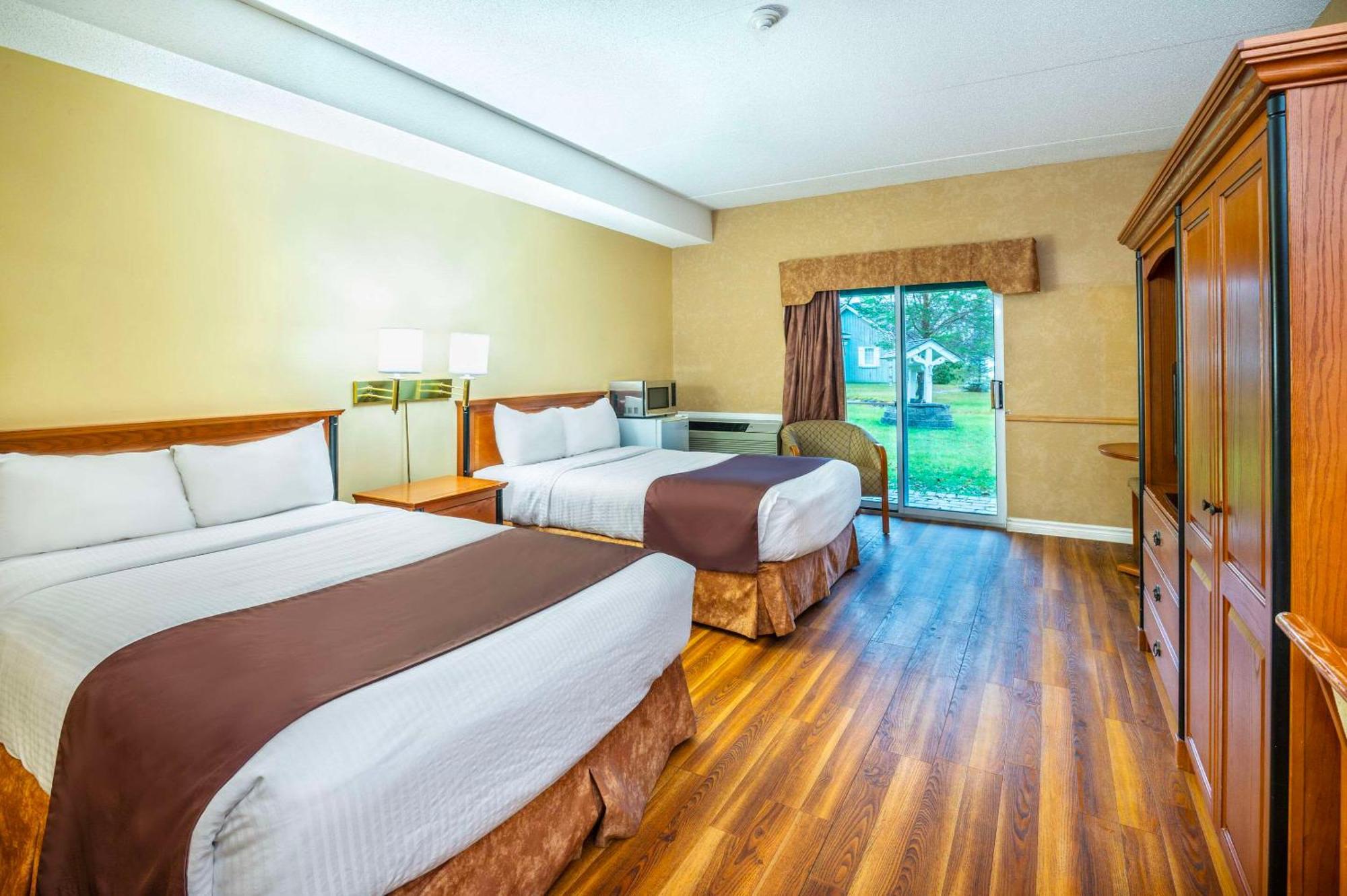 Two Double Beds/Non Smoking