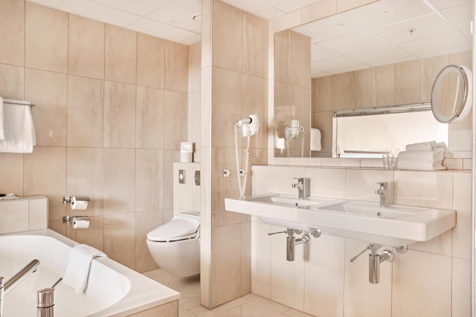 Junior Suite,1647722125:JPEG