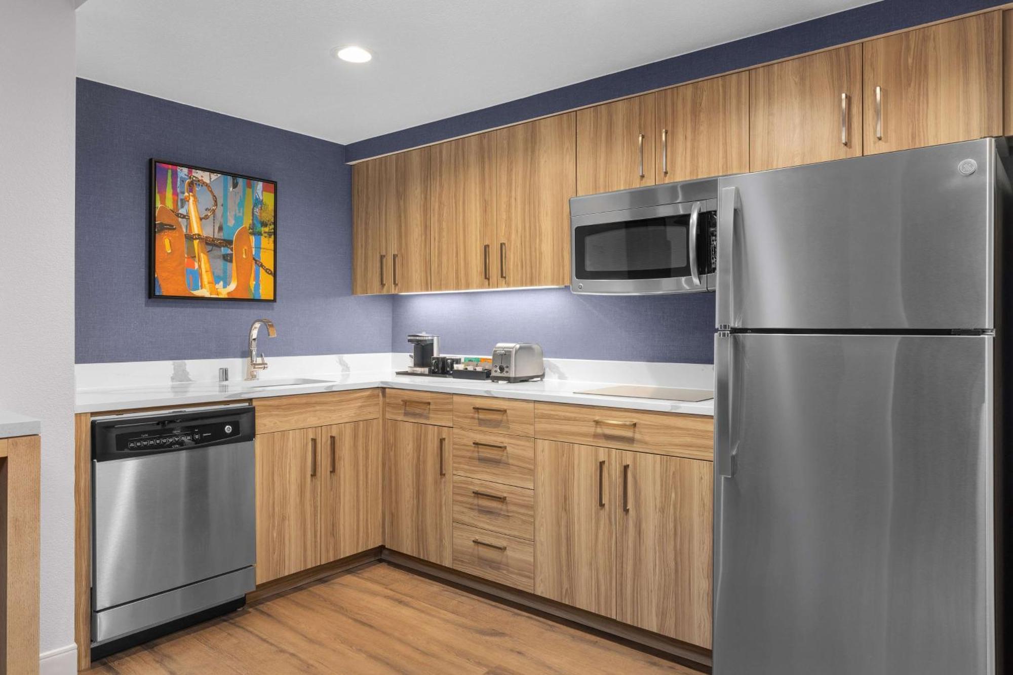King Studio Suite with Bay View