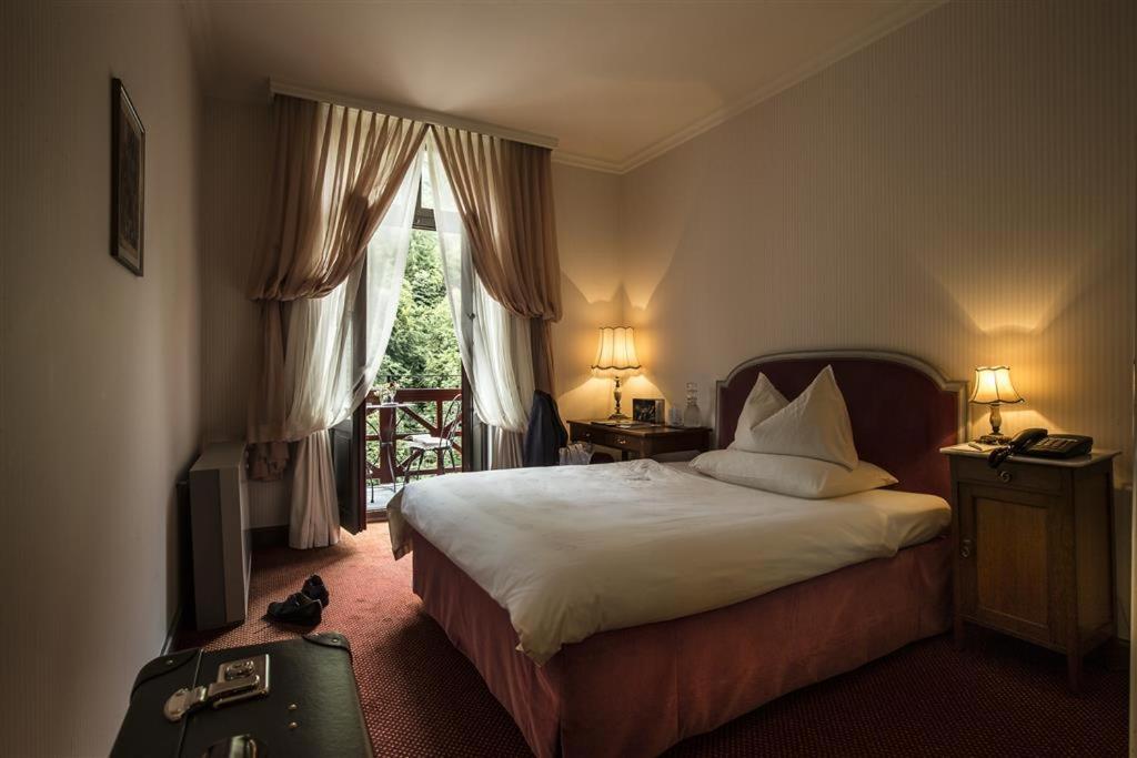 Single room waterfall view