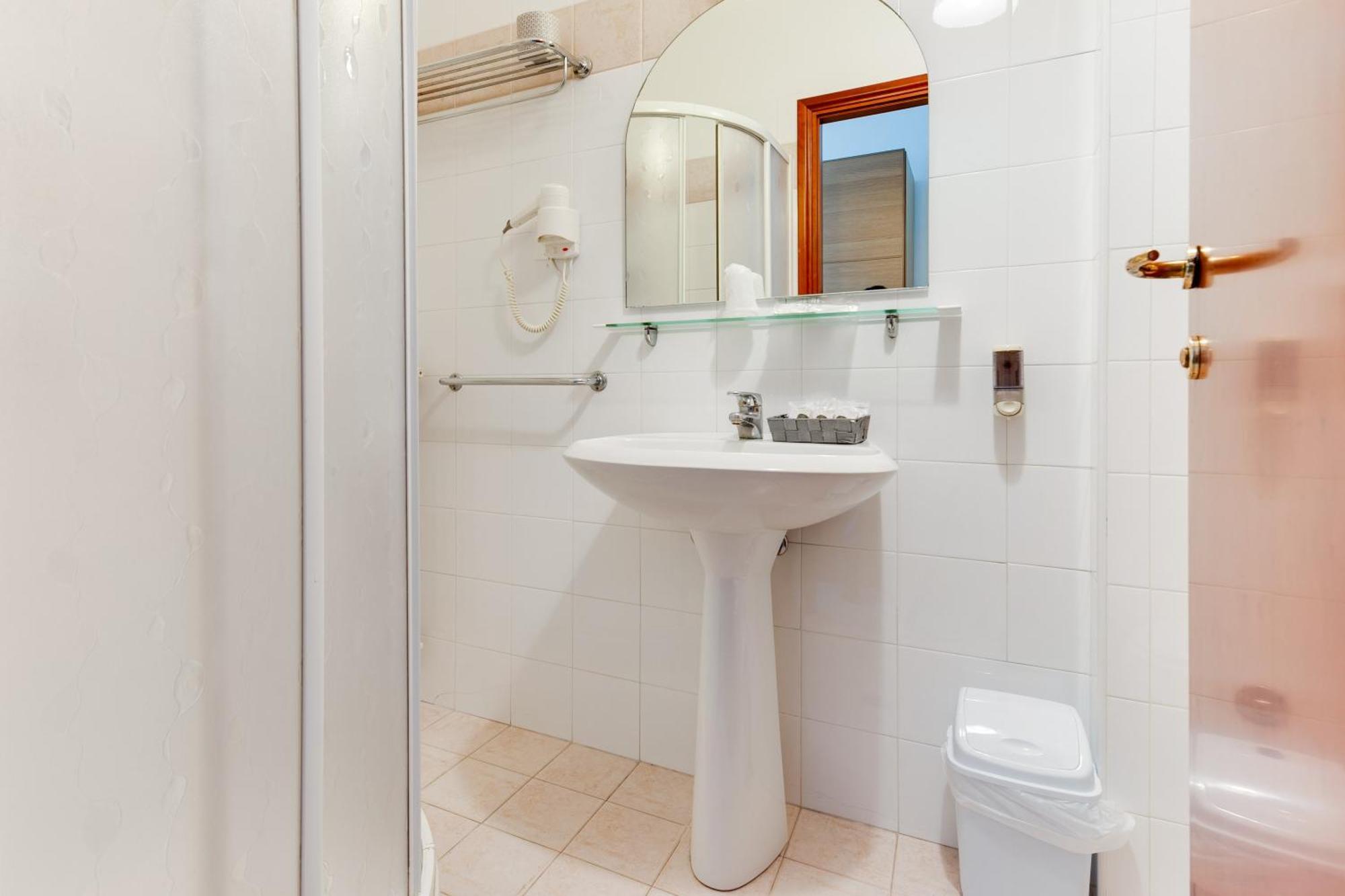 Double or Twin Room Sea View