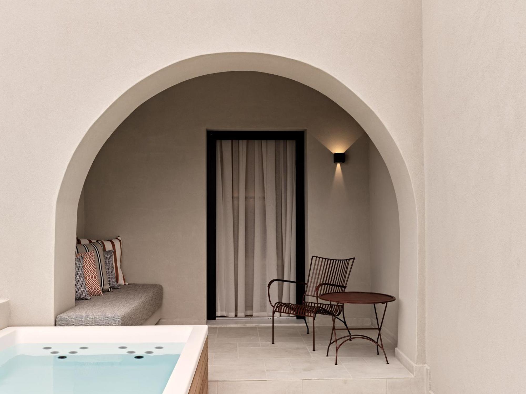 Comfort Room with Hot Tub