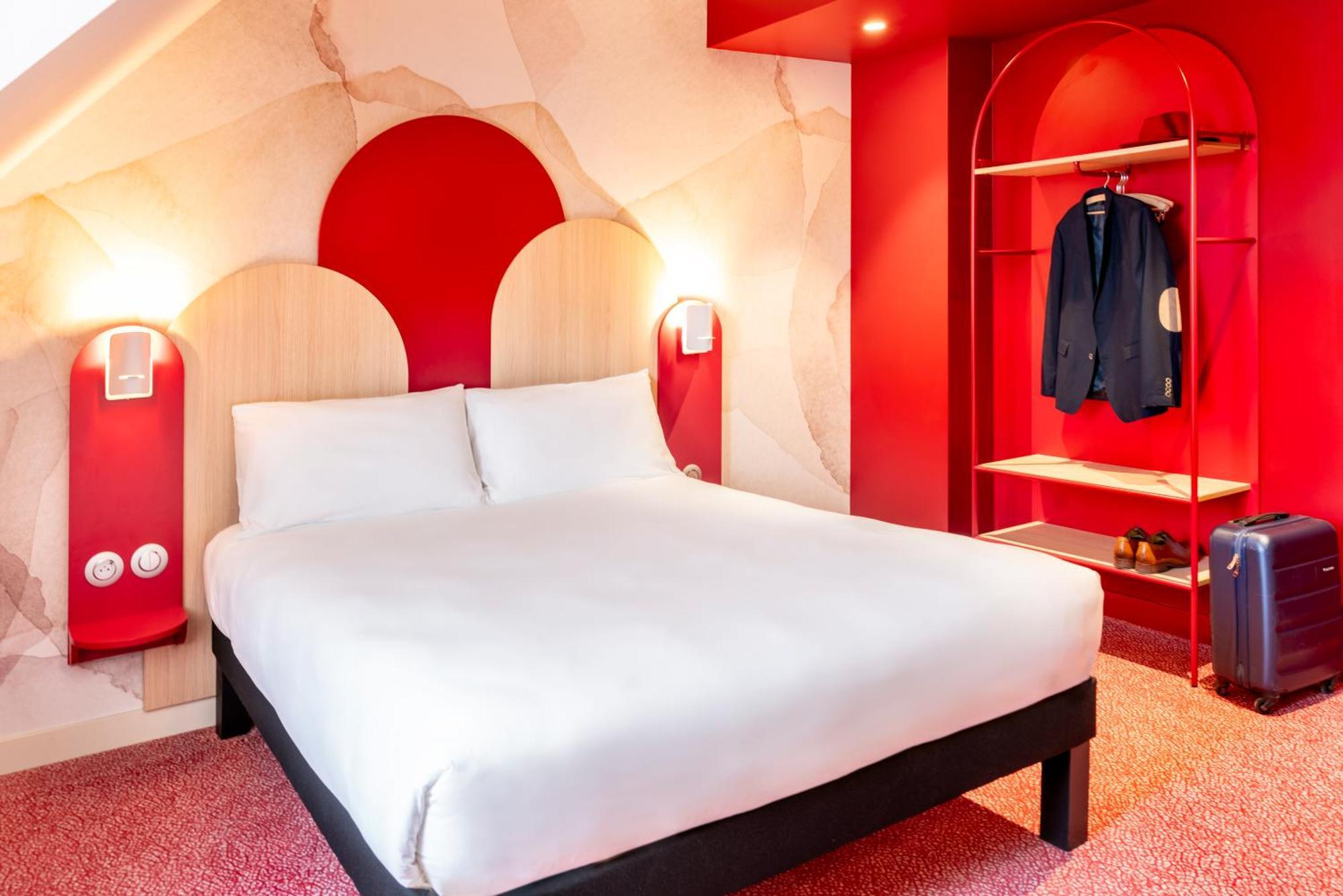 Standard Queen Room